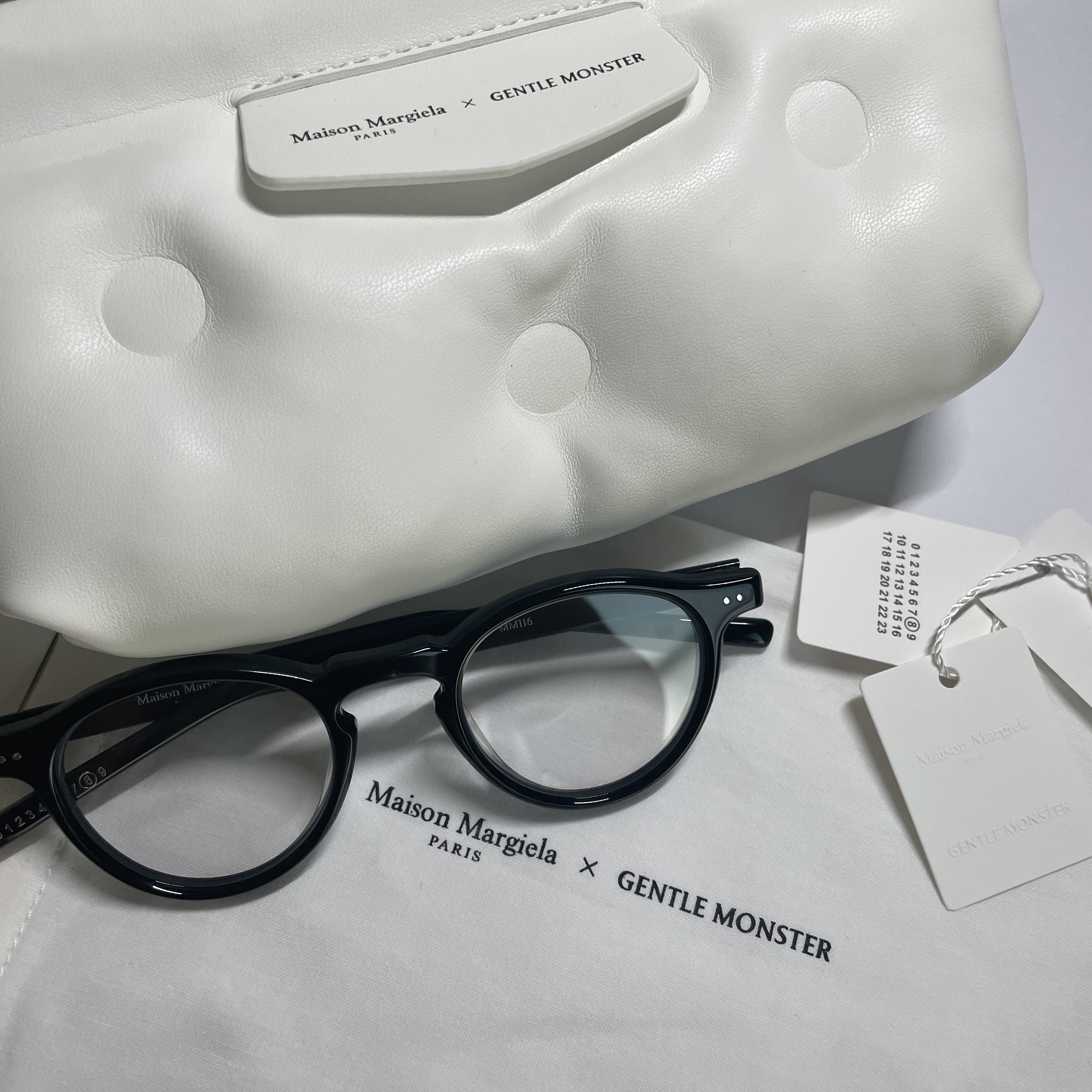 Gentle Monster x Maison Margiela MM116 Black Clear 착용 스타일