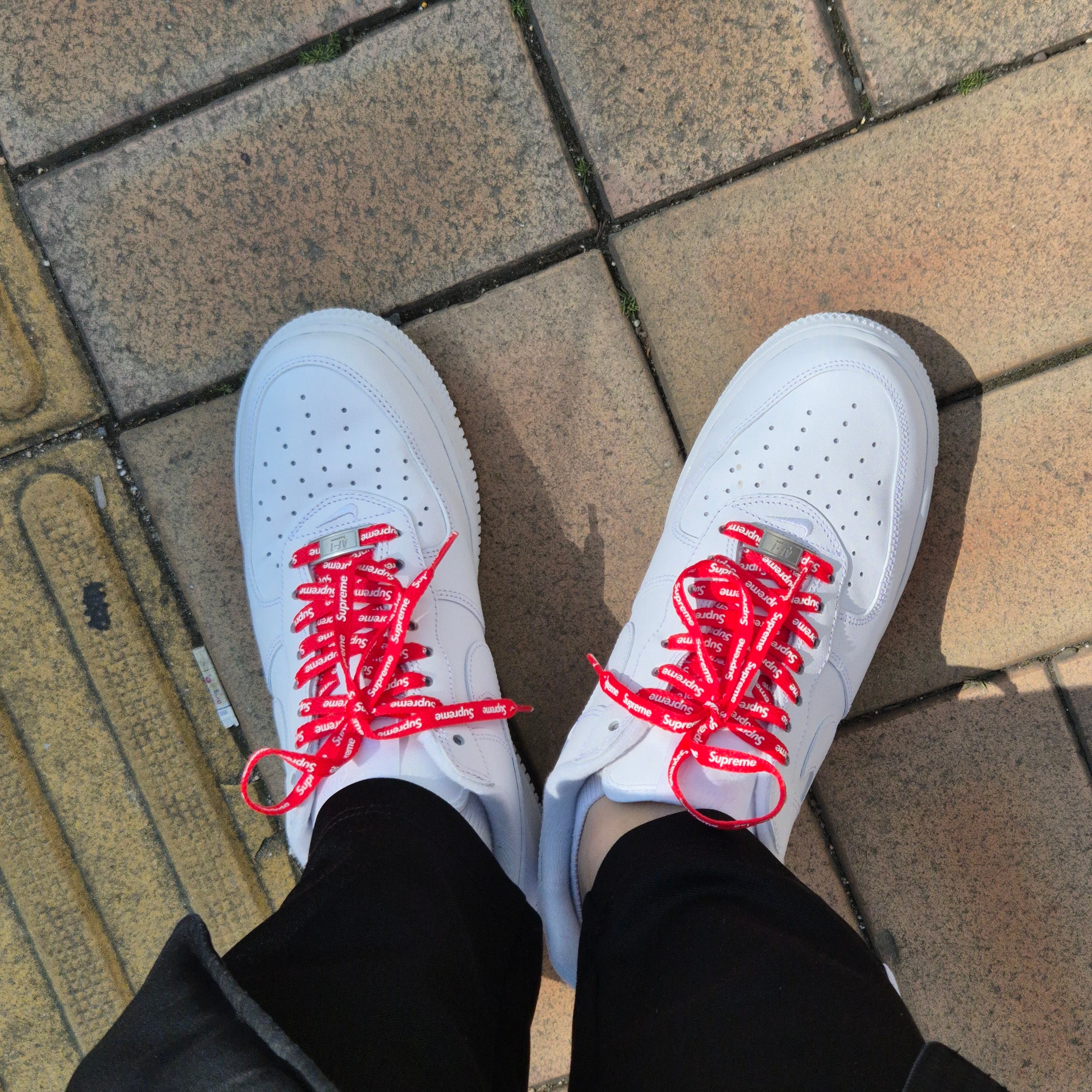 Nike x Supreme Air Force 1 Low White 착용 스타일