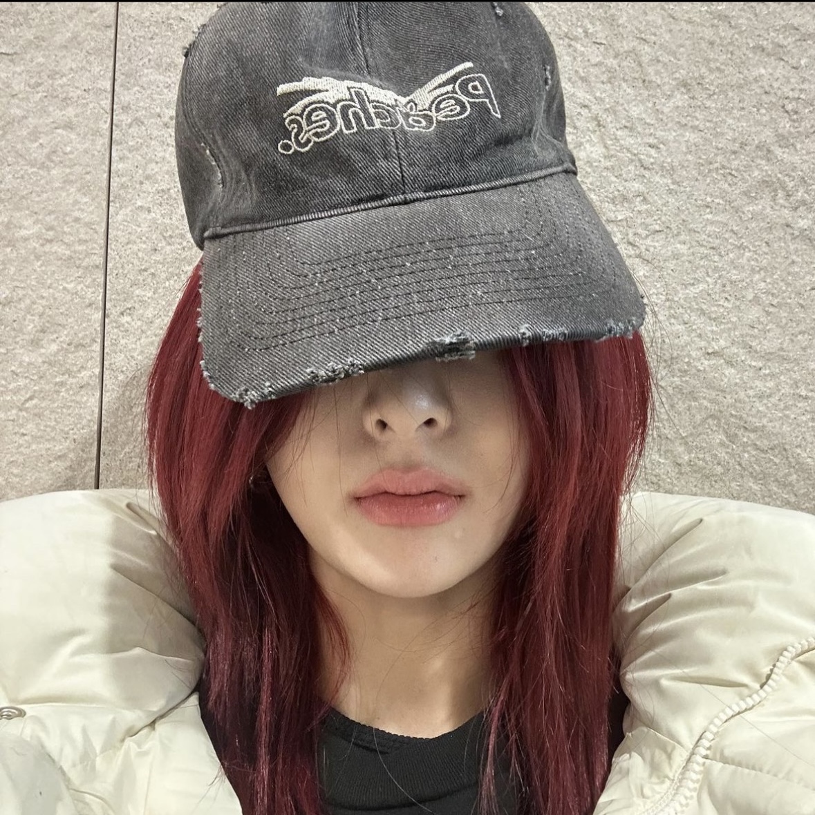 [예약 배송] [LE SSERAFIM x Peaches.] BALL CAP, [LE SSERAFIM x Peaches.] BALL CAP 착용 스타일 - 2