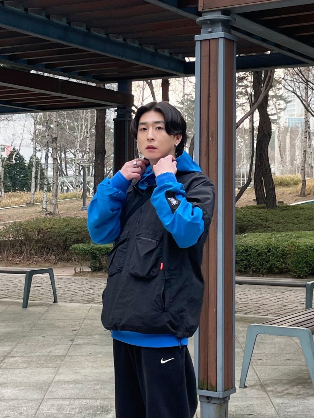 Supreme Waist Bag Blue - 23FW, Adidas x BAPE Forum 84 Low Blue Camo 착용 스타일 - 2