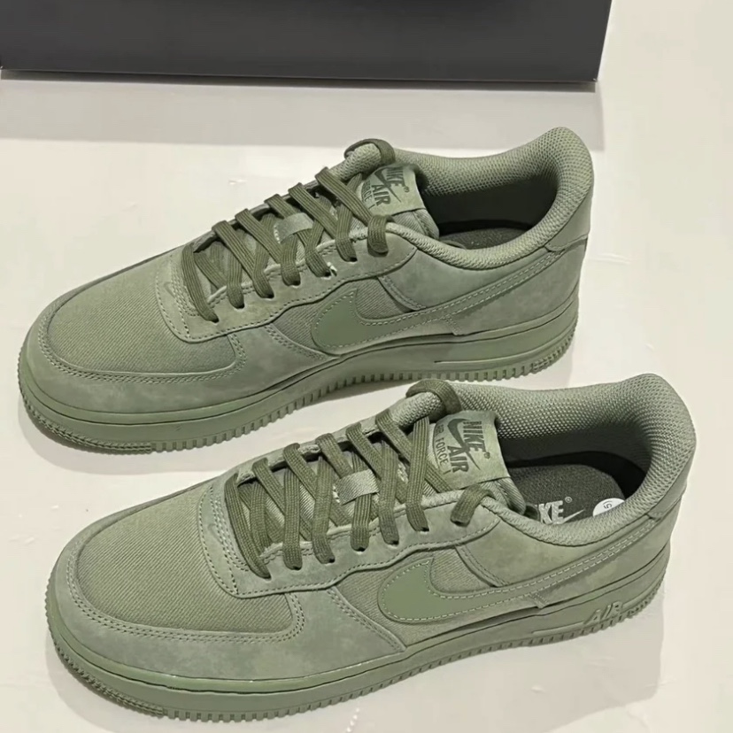 Nike Air Force 1 '07 LX Oil Green 착용 스타일