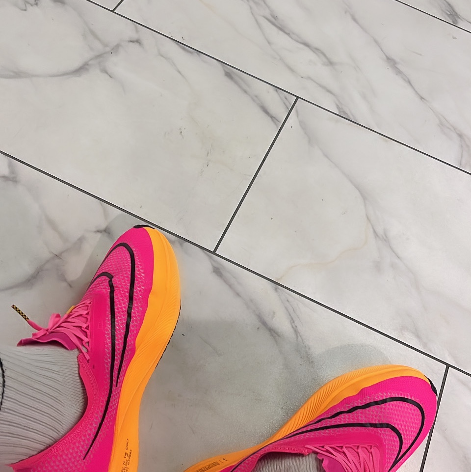 Nike ZoomX Streakfly Hyper Pink Laser Orange 착용 스타일 - 1