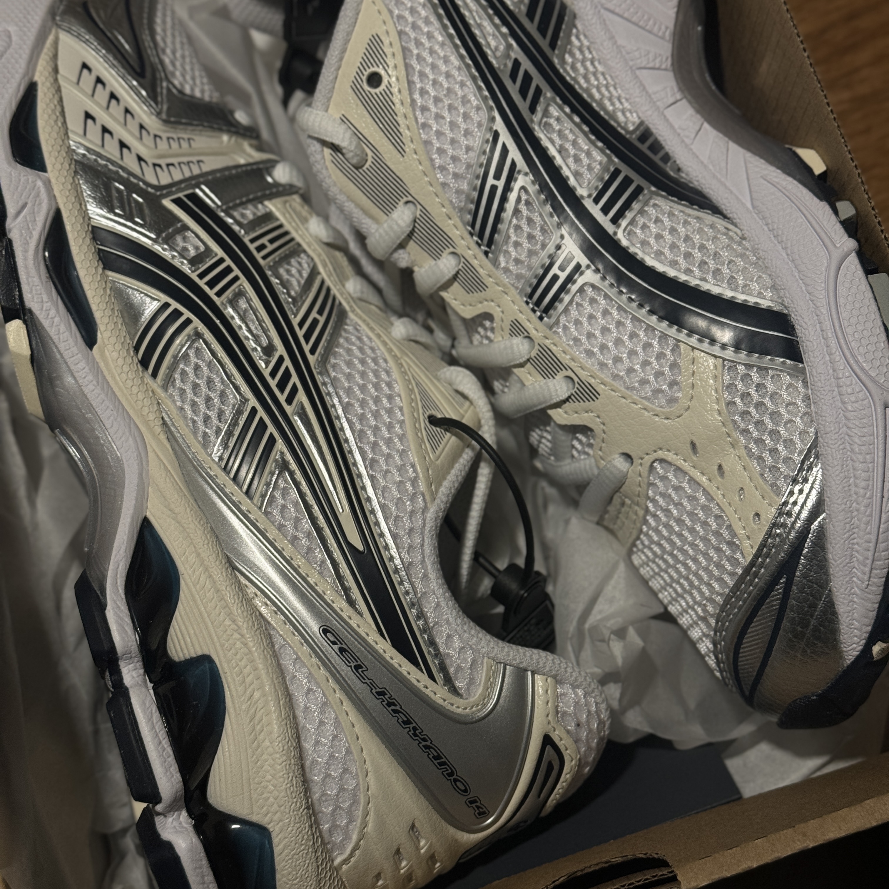 (W) Asics Gel-Kayano 14 White Midnight 착용 스타일 - 1