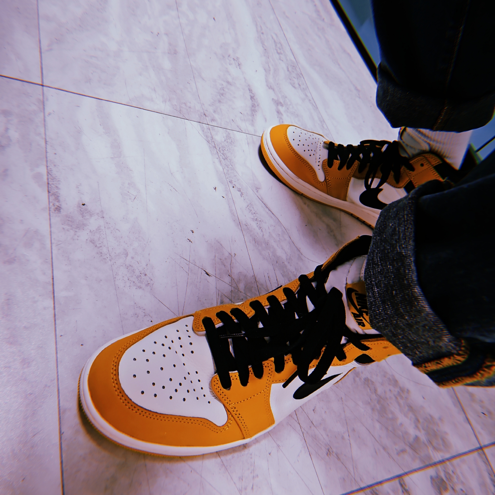 Jordan 1 Retro High OG Yellow Ochre 착용 스타일 - 1