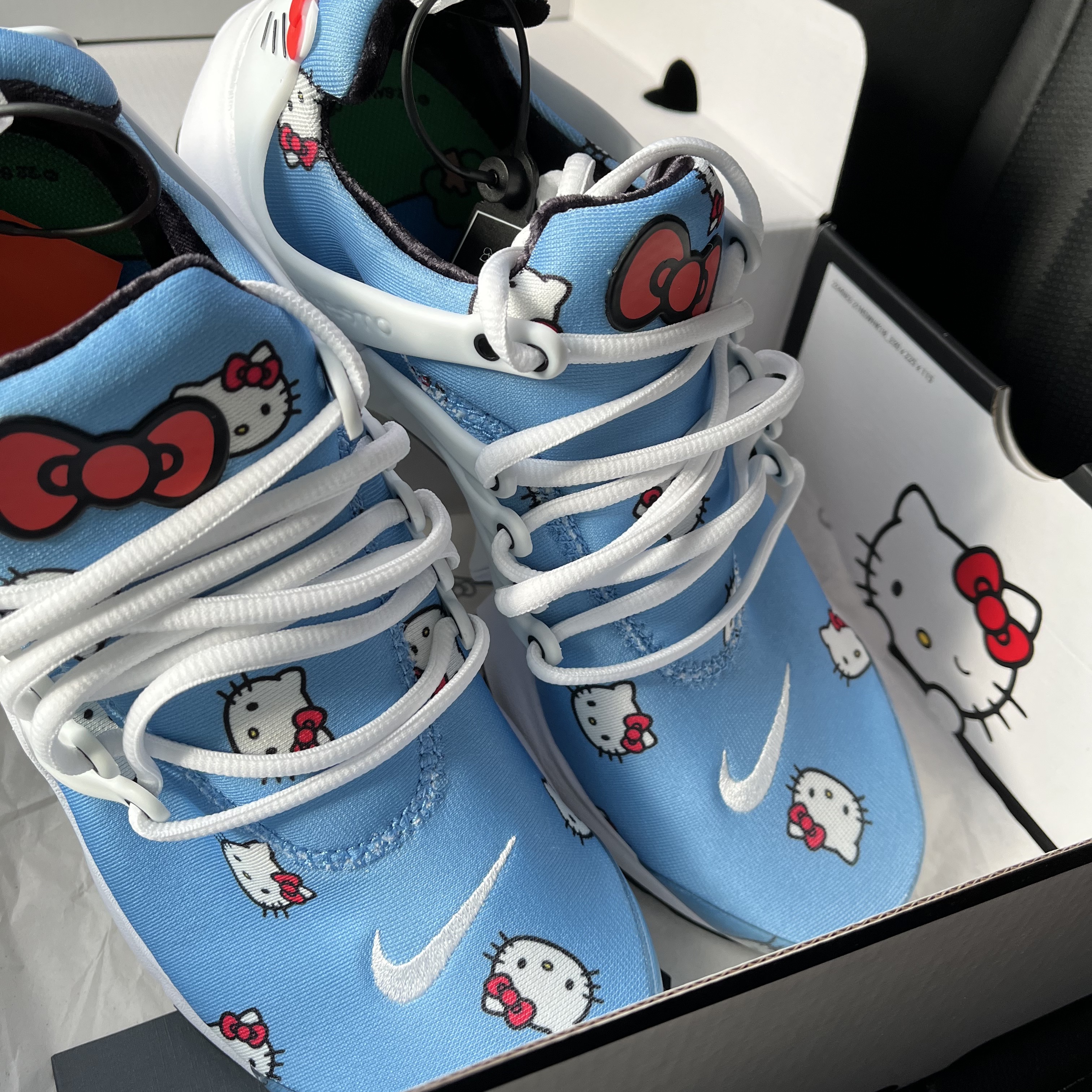 Nike x Hello Kitty Air Presto University Blue 착용 스타일 - 4