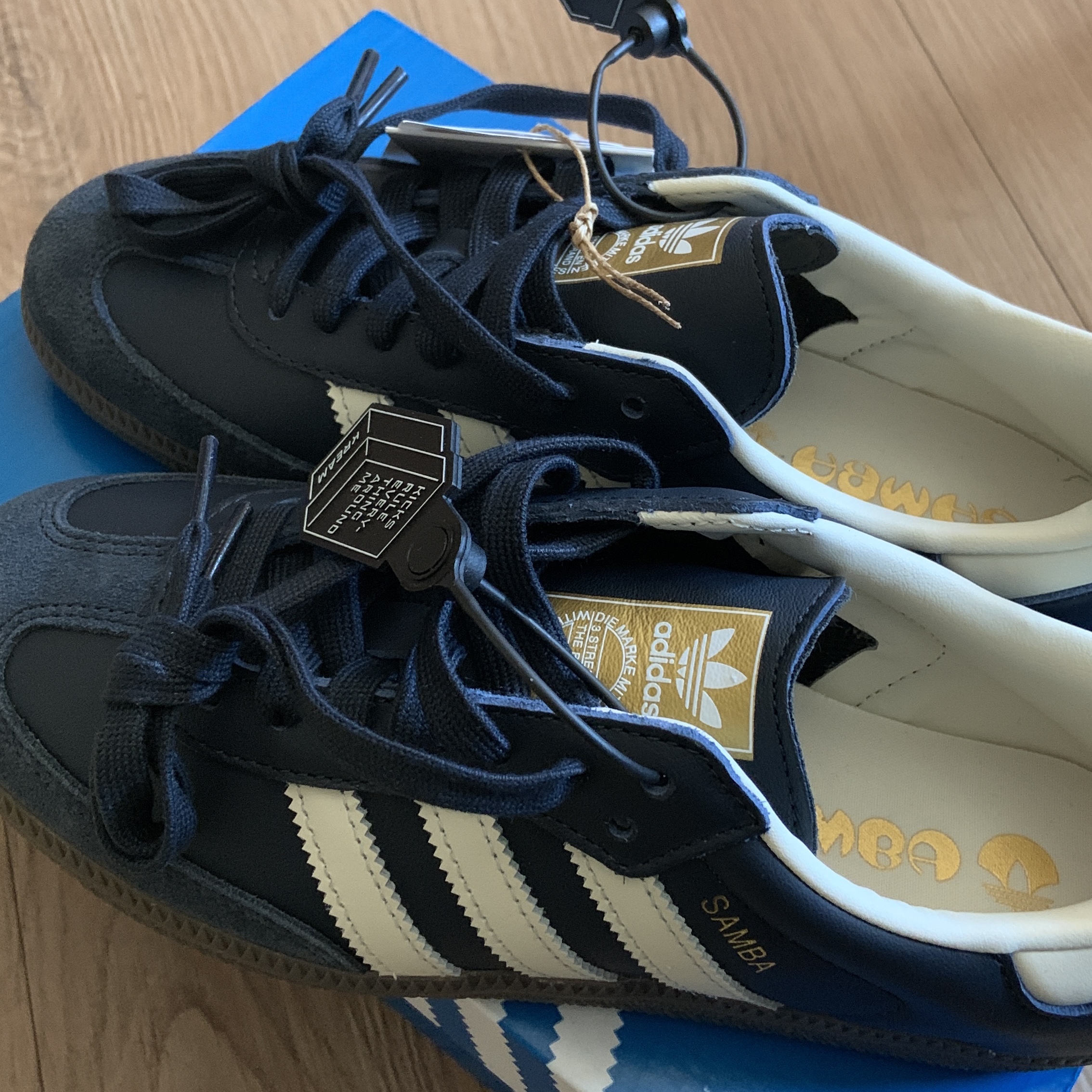 Adidas Samba OG Night Navy Cream White 착용 스타일