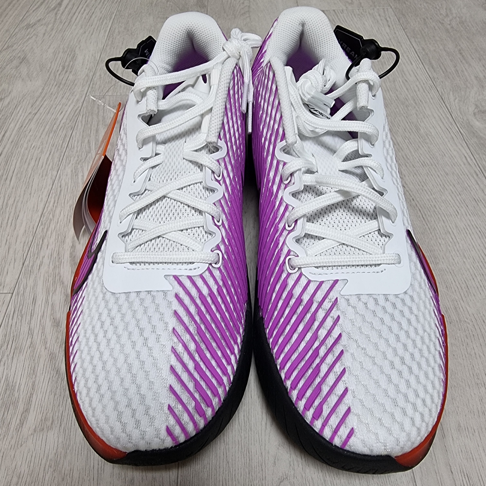 Nike Zoom Vapor 11 HC White Fuchsia Dream 착용 스타일 - 2