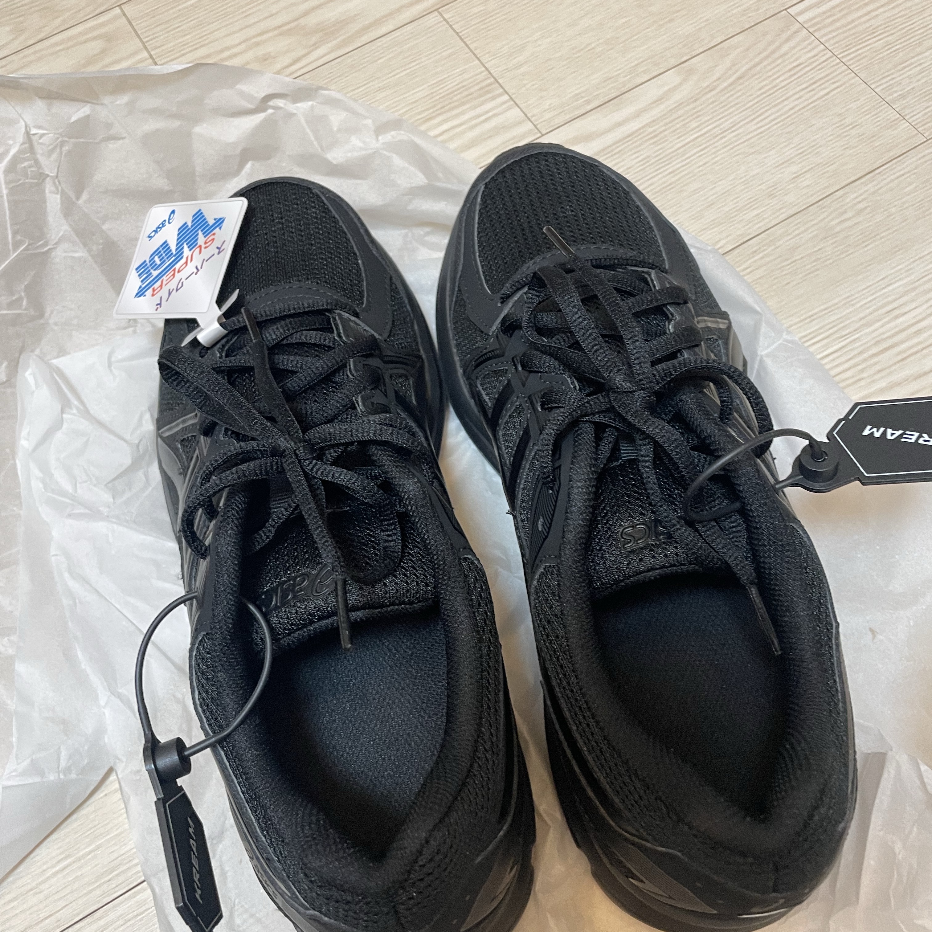 Asics Jog 100 T Black - 4E Extra Wide 착용 스타일 - 1