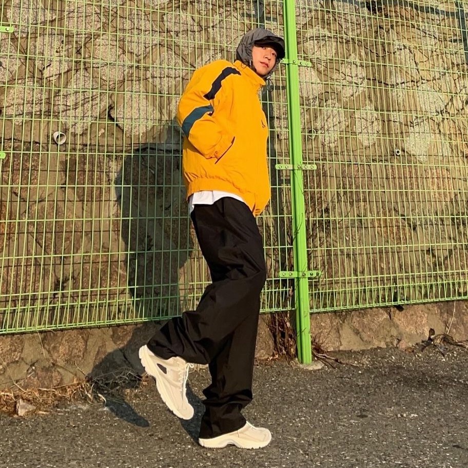 Sansan Gear Windblock Pants Black - 22FW 착용 스타일 - 1