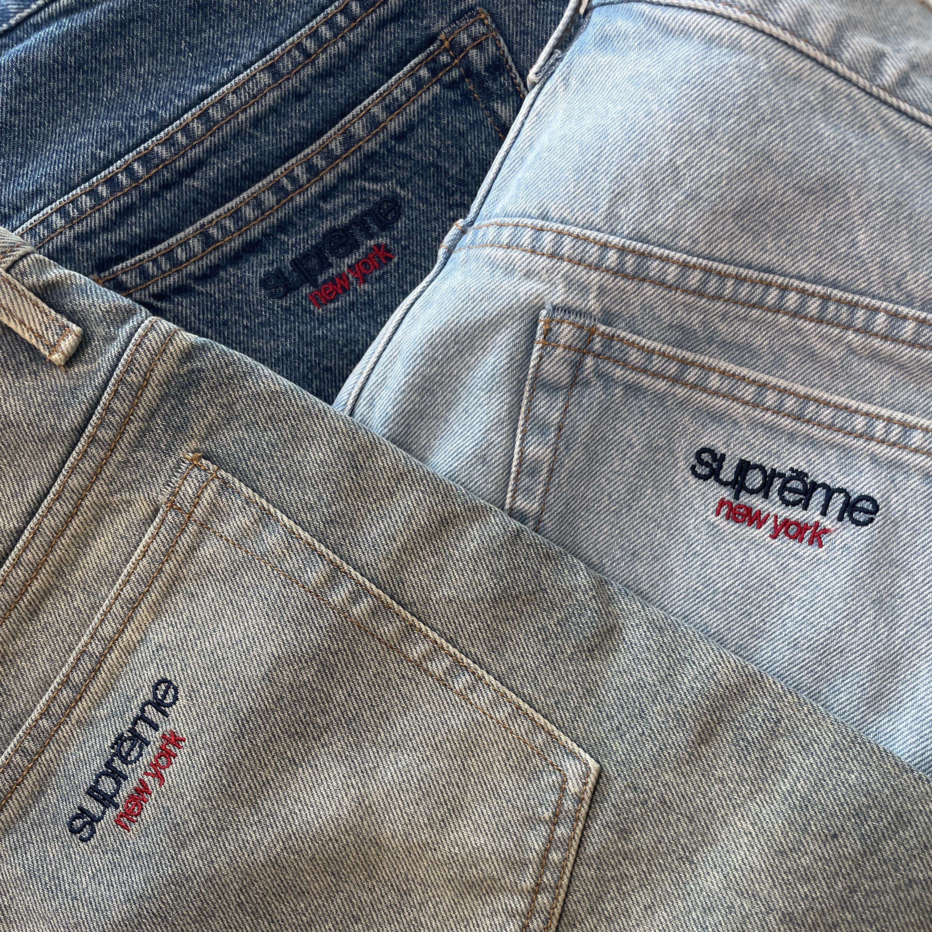 Supreme Baggy Jean Washed Indigo - 24SS, Supreme Snap Off Baggy Jean Washed Blue - 23FW 착용 스타일