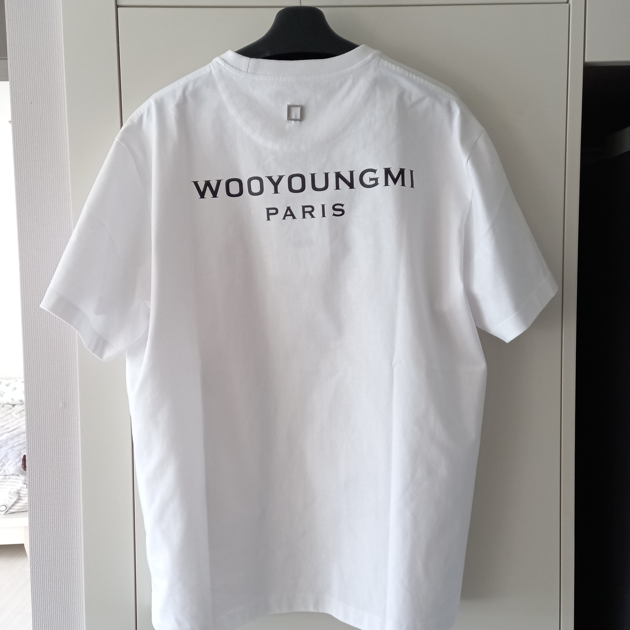 Wooyoungmi Cotton Back Logo T-Shirt White - 24SS 착용 스타일 - 2