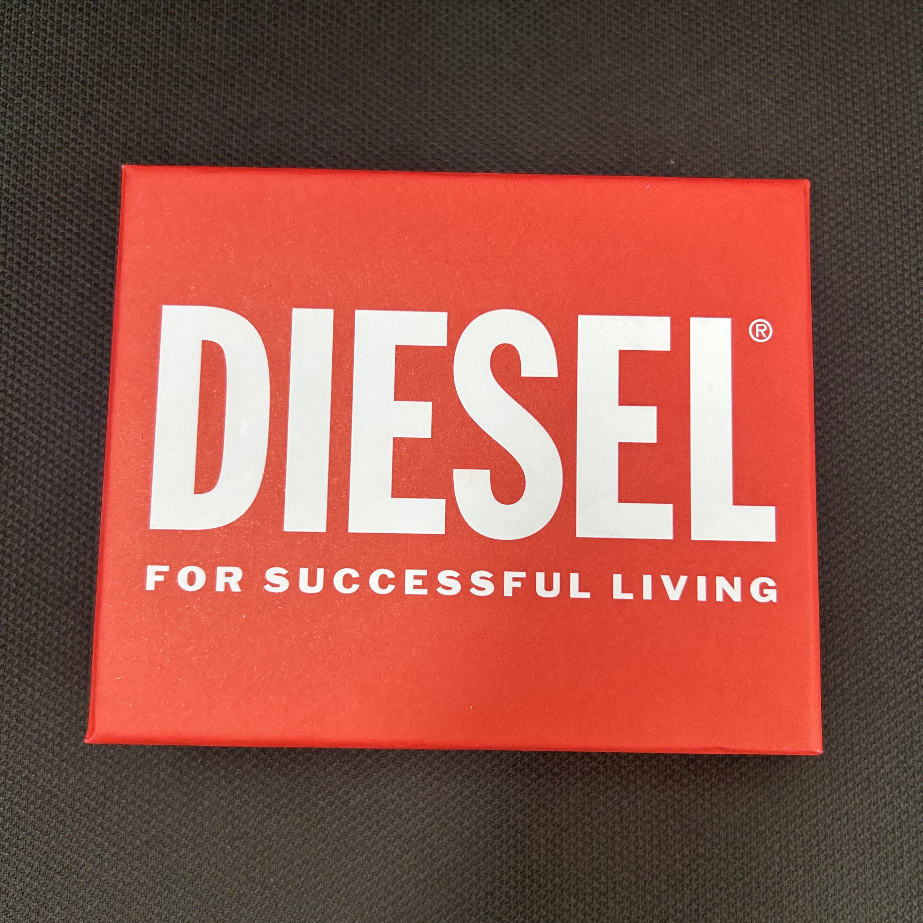 Diesel 1DR Tri-Fold Coin XS li Wallet Black 착용 스타일 - 3