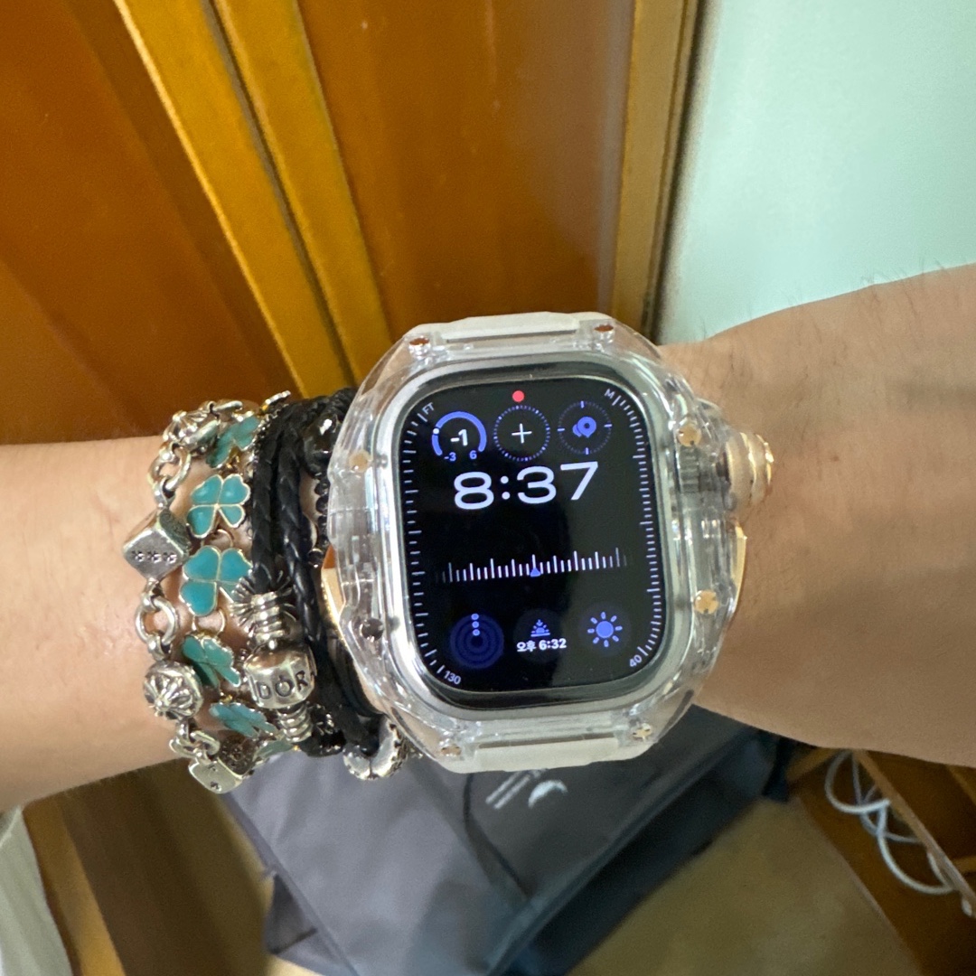 Apple Watch Ultra 2 49mm Titanium Case with Ocean Band White (Korean Ver.), Peaceminusone Clover Bracelet #1 Mint 착용 스타일