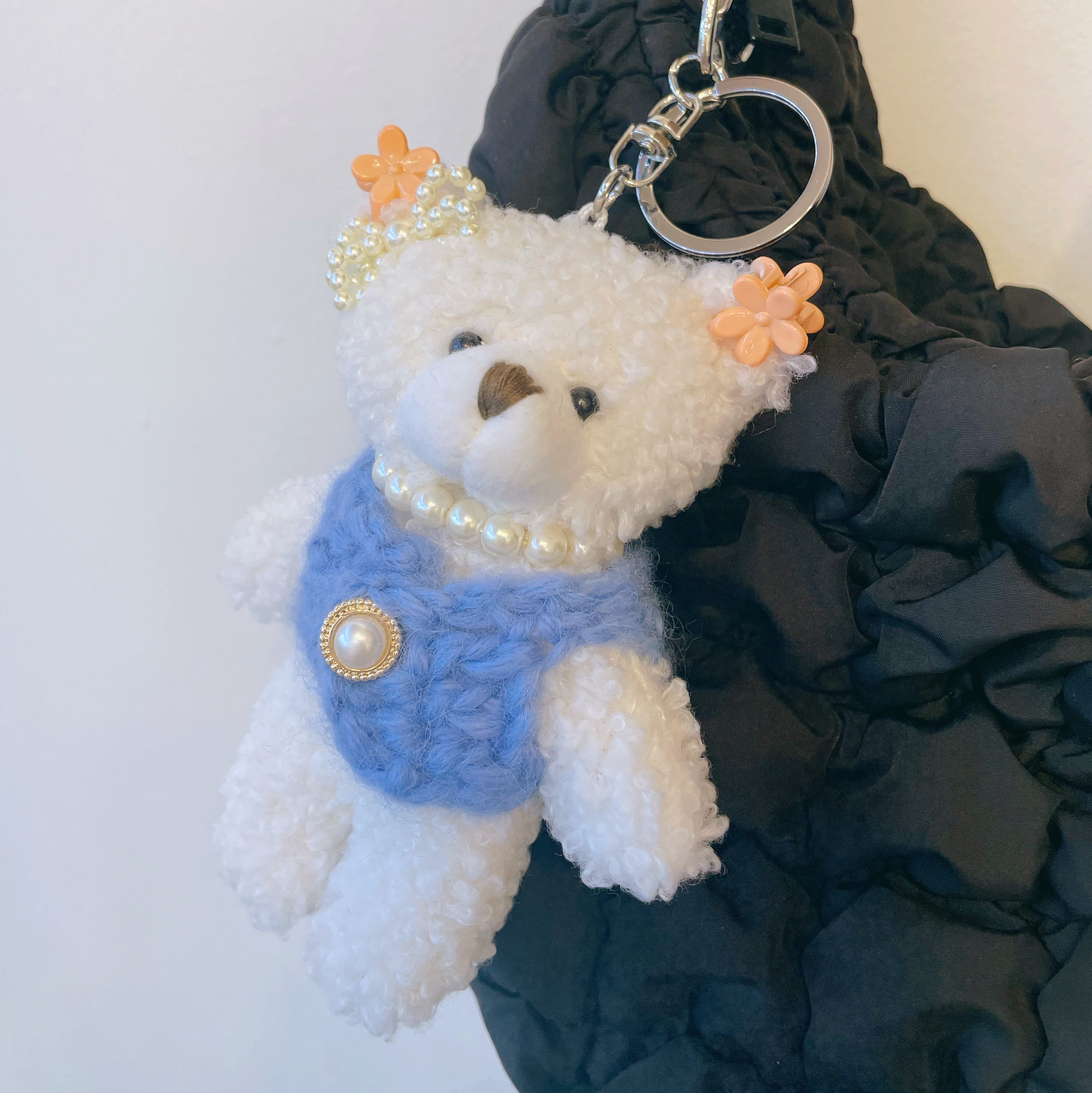 COS Quilted Mini Bag Black 착용 스타일