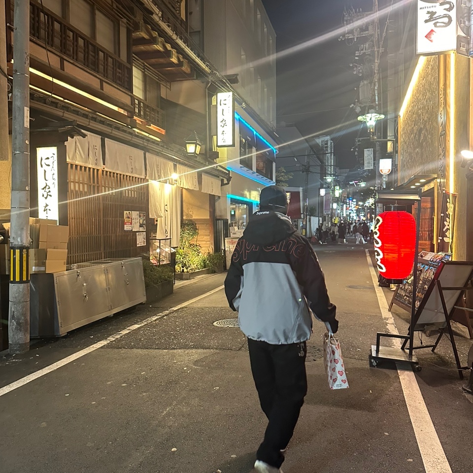 Supreme x The North Face Taped Seam Shell Jacket Grey - 22FW, Nike x Undefeated Air Force 1 Low SP 5 On It 착용 스타일