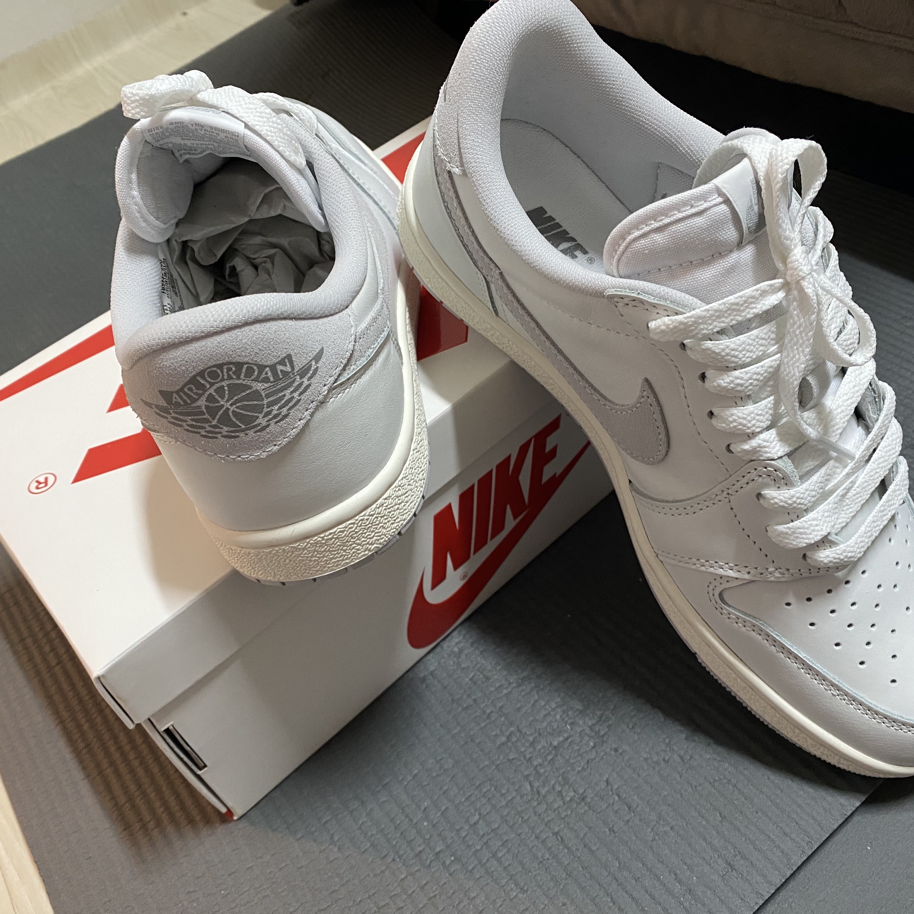 Jordan 1 Low 85 Neutral Grey 착용 스타일
