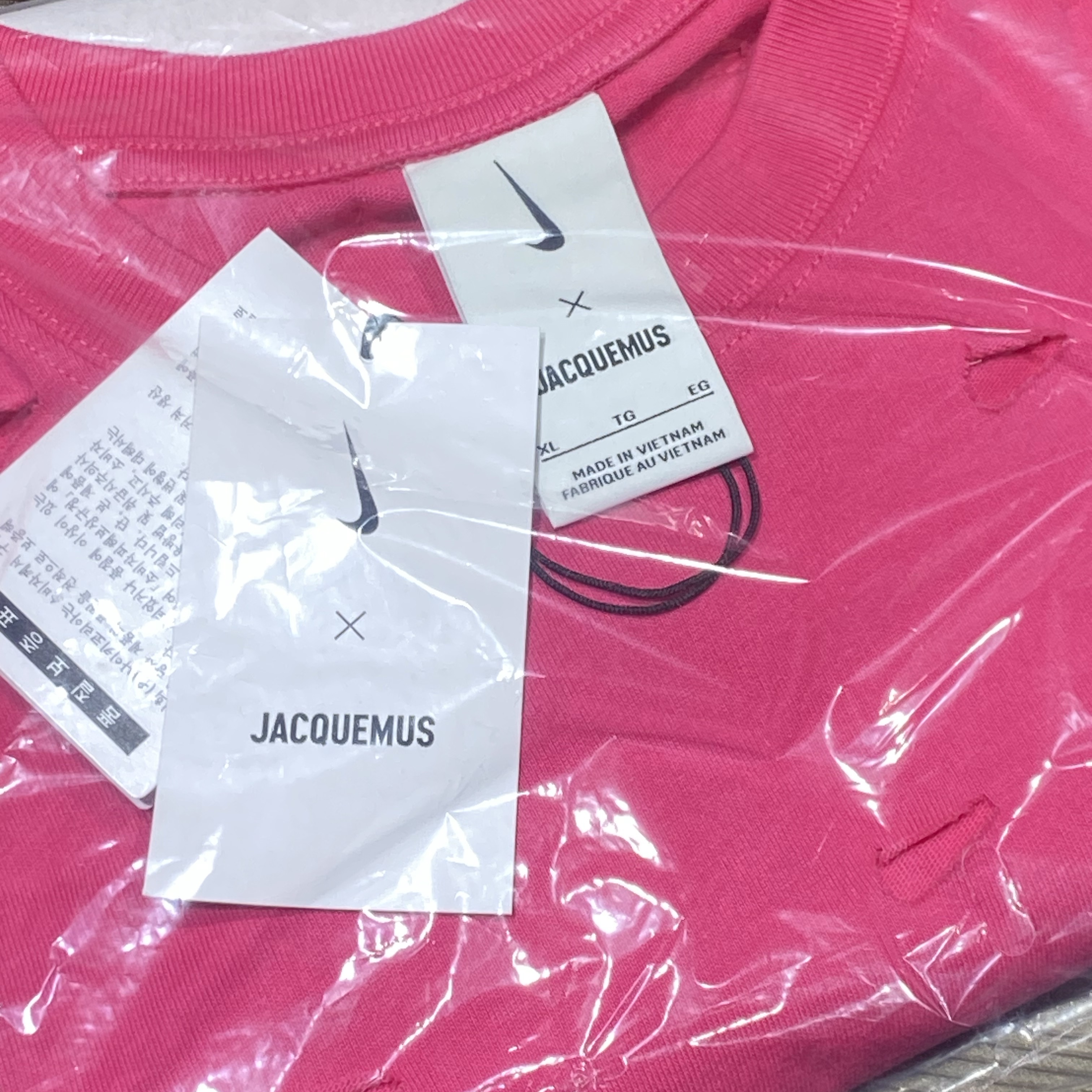 Nike x Jacquemus Swoosh T-Shirt Watermelon - US/EU 착용 스타일