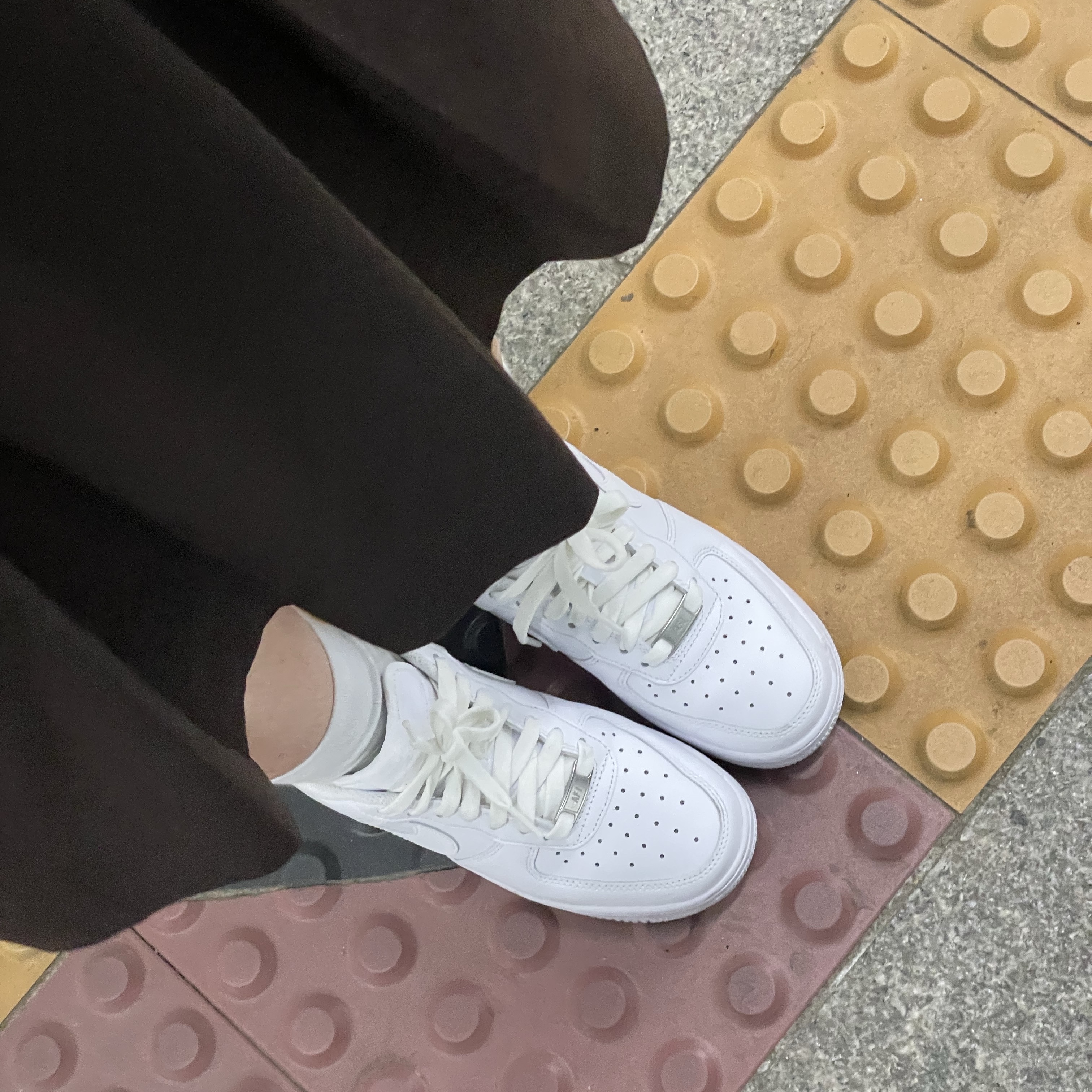 (W) Nike Air Force 1 '07 Low White 착용 스타일