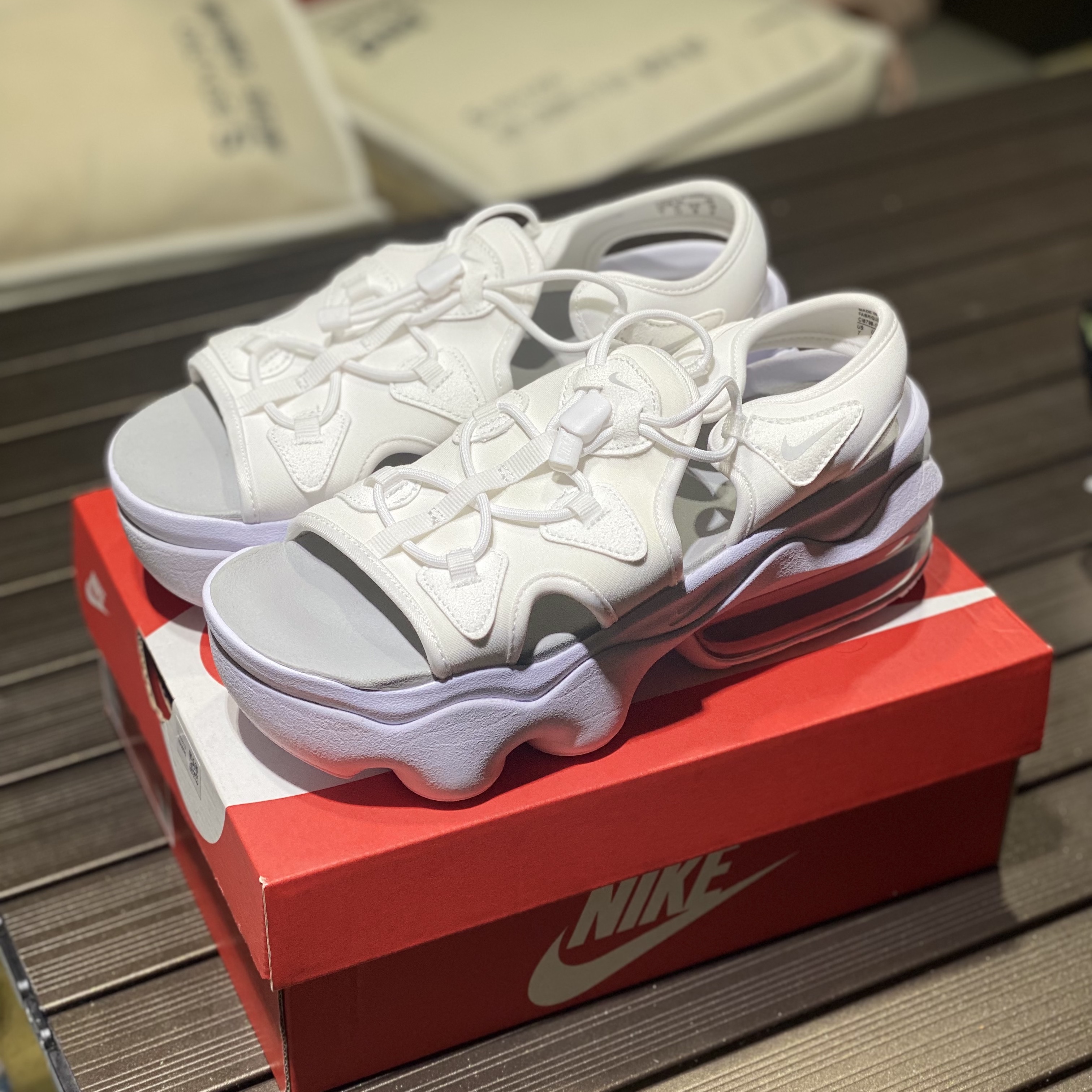 (W) Nike Air Max Koko Sandal White 착용 스타일 - 2