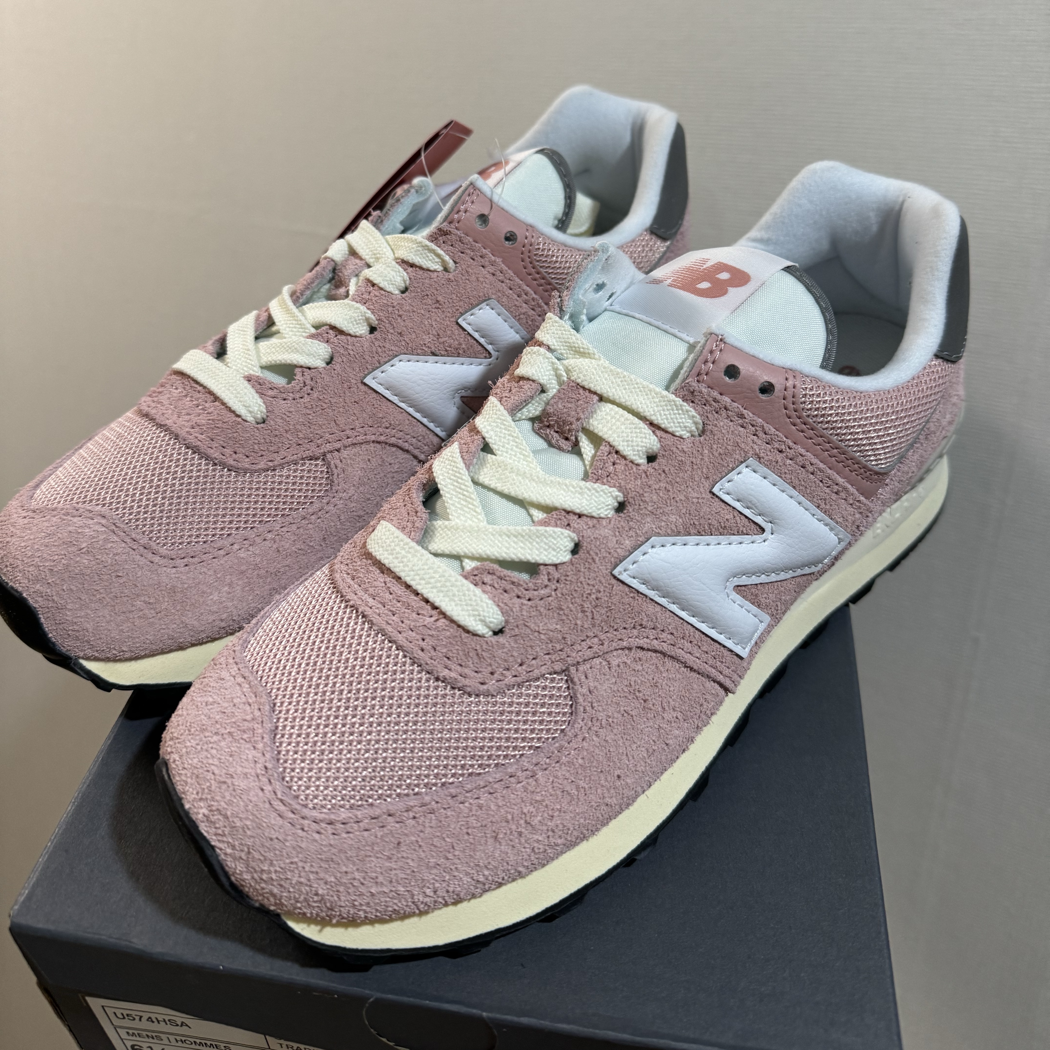 New Balance 574 Heritage Mellow Pink 착용 스타일