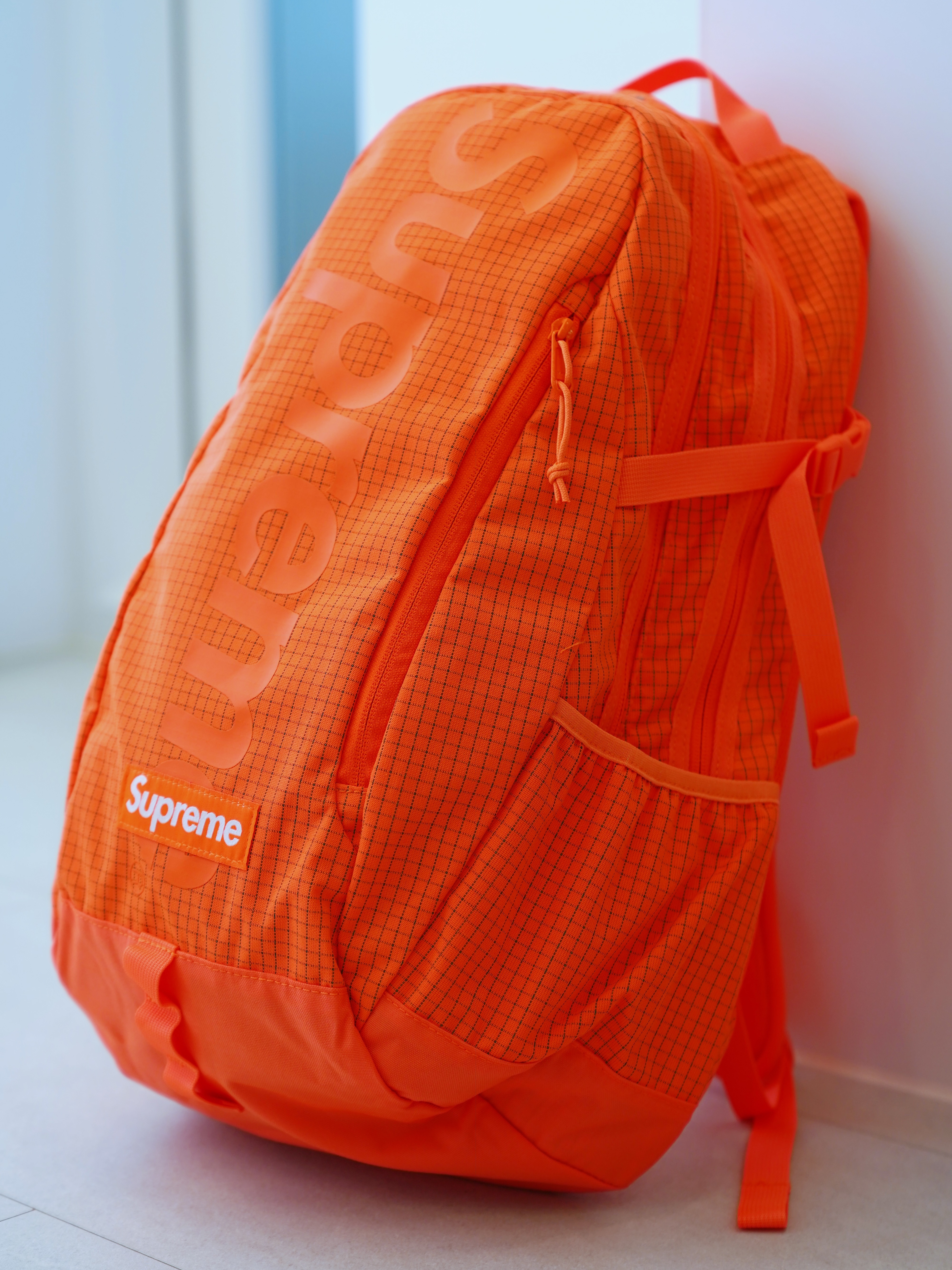 Supreme Backpack Orange - 24SS 착용 스타일