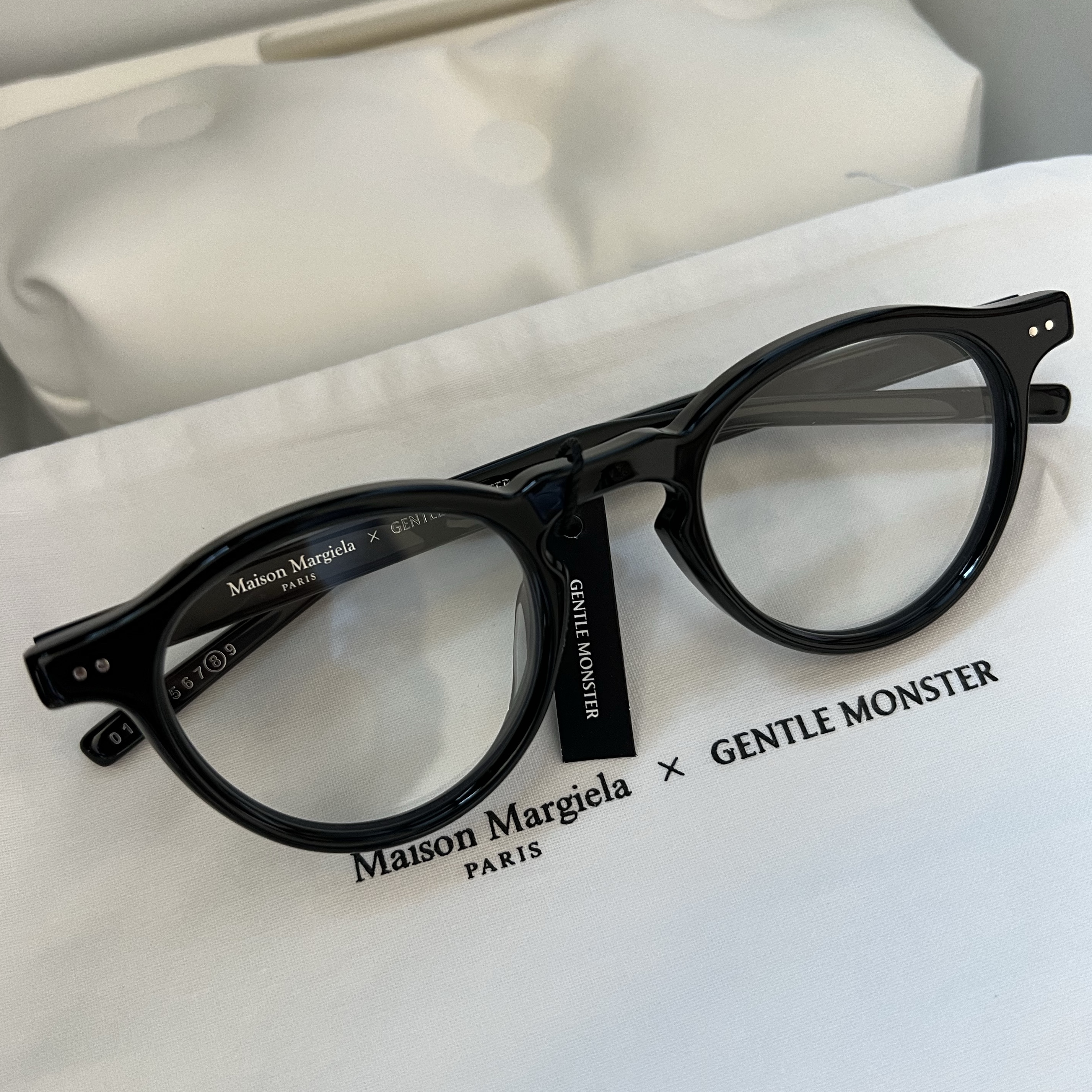 Gentle Monster x Maison Margiela MM116 Black Clear 착용 스타일