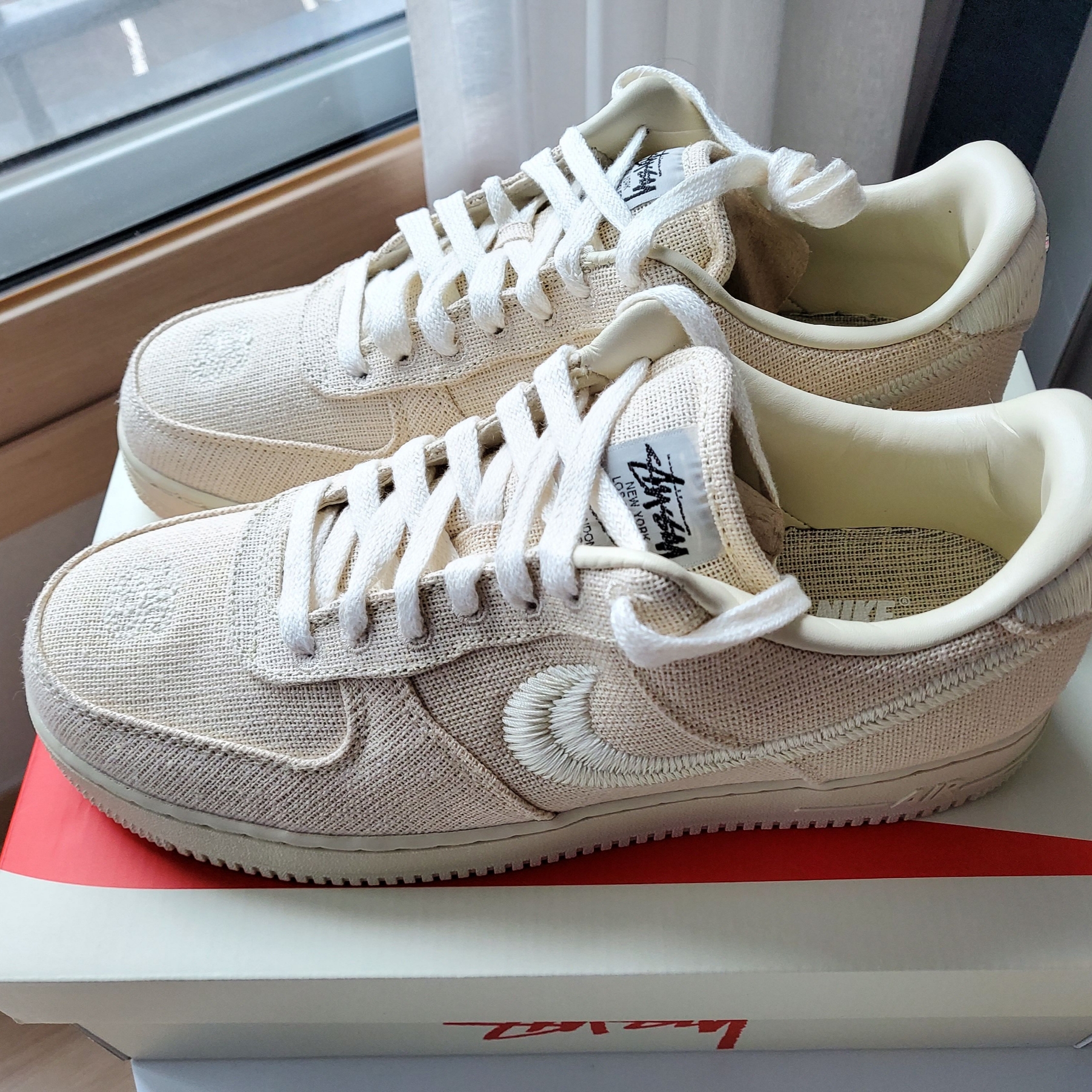 Nike x Stussy Air Force 1 Low Fossil 착용 스타일
