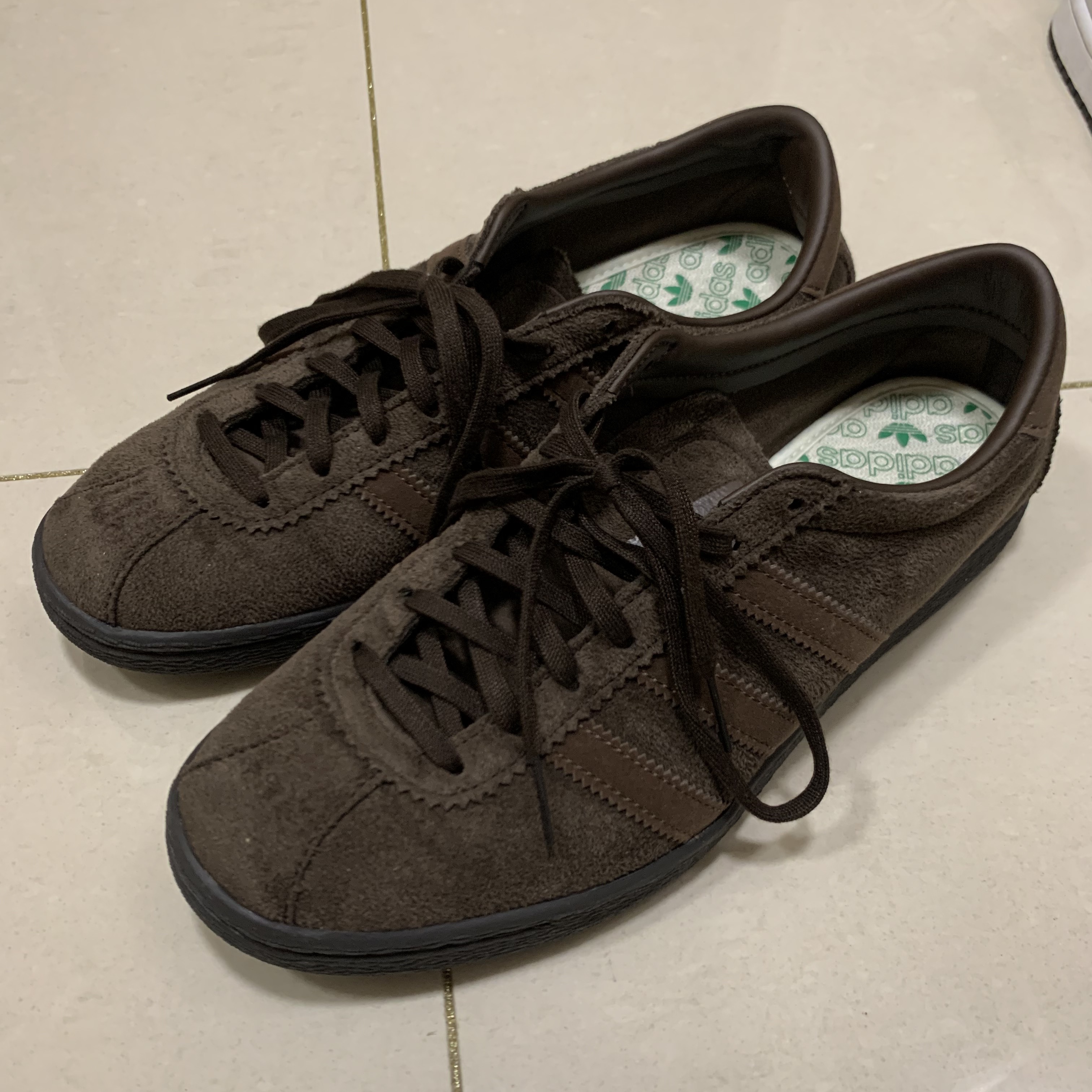 Adidas Tobacco Gruen Dark Brown 착용 스타일