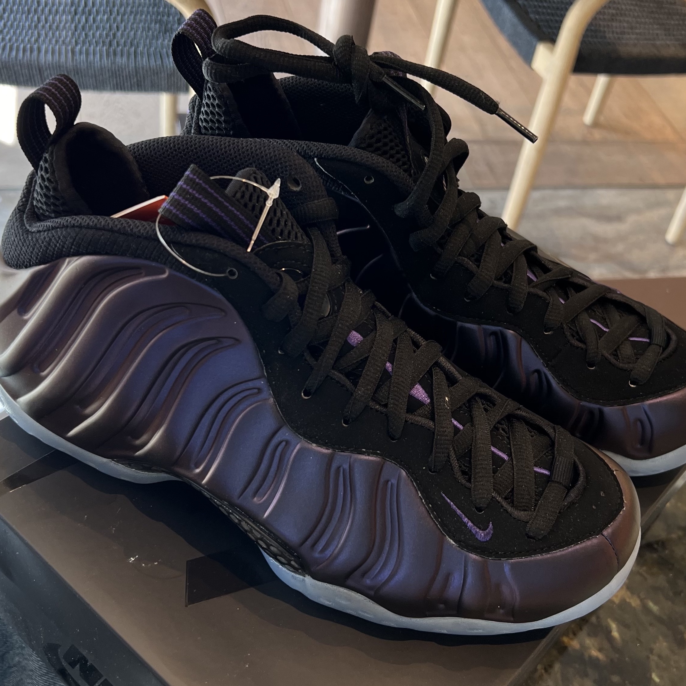 Nike Air Foamposite One Black Varsity Purple 착용 스타일