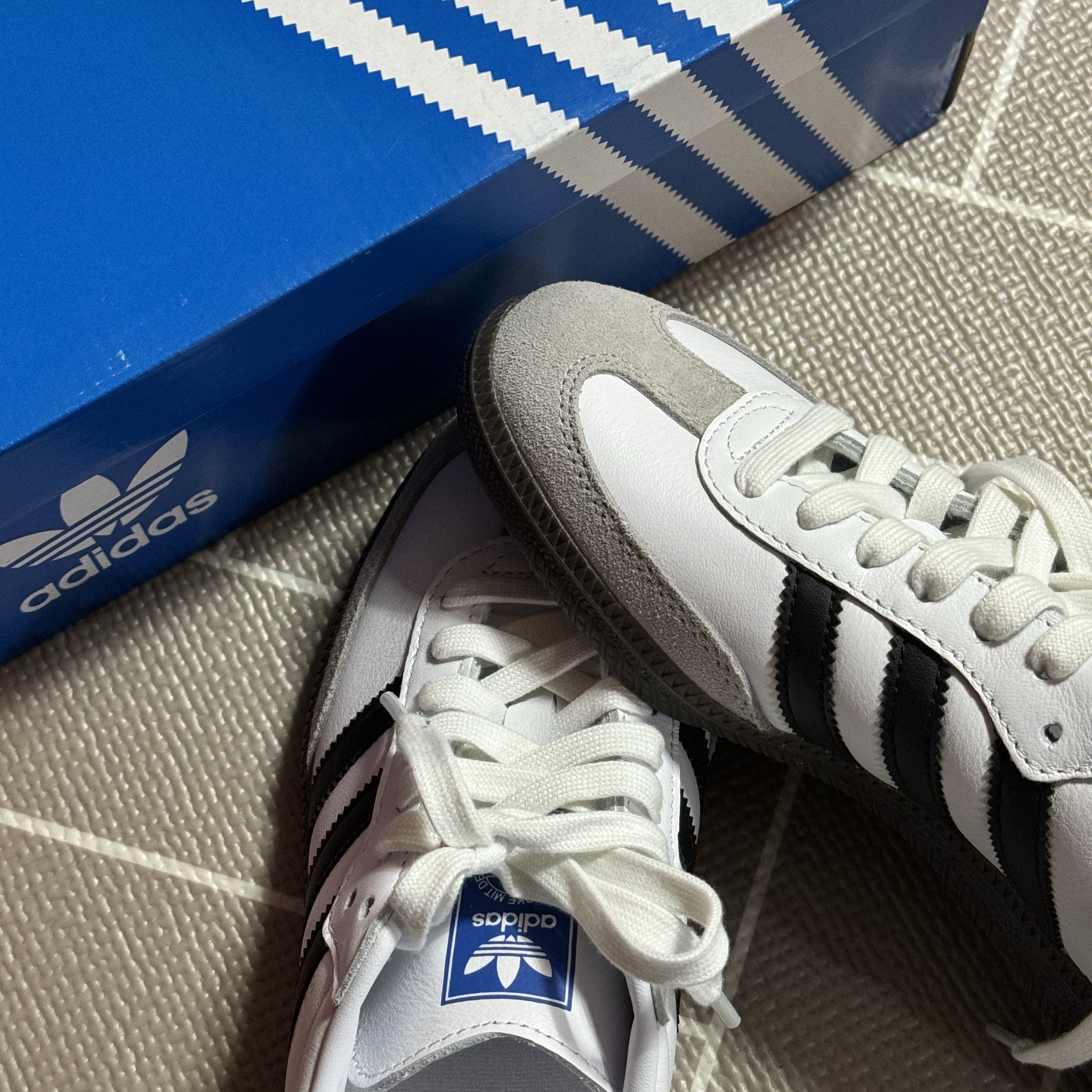 Adidas Samba OG Cloud White 착용 스타일
