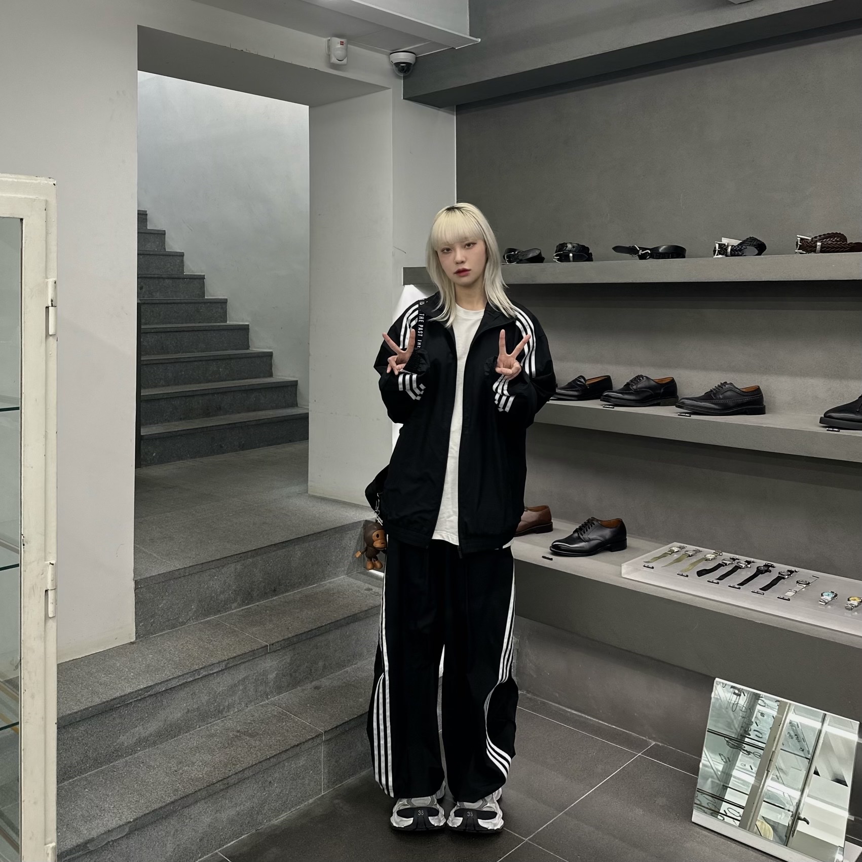 (W) Adidas Adilenium Oversized Track Top Black - US Sizing, (W) Adidas Adilenium Oversized Track Top Black - KR Sizing 착용 스타일 - 4