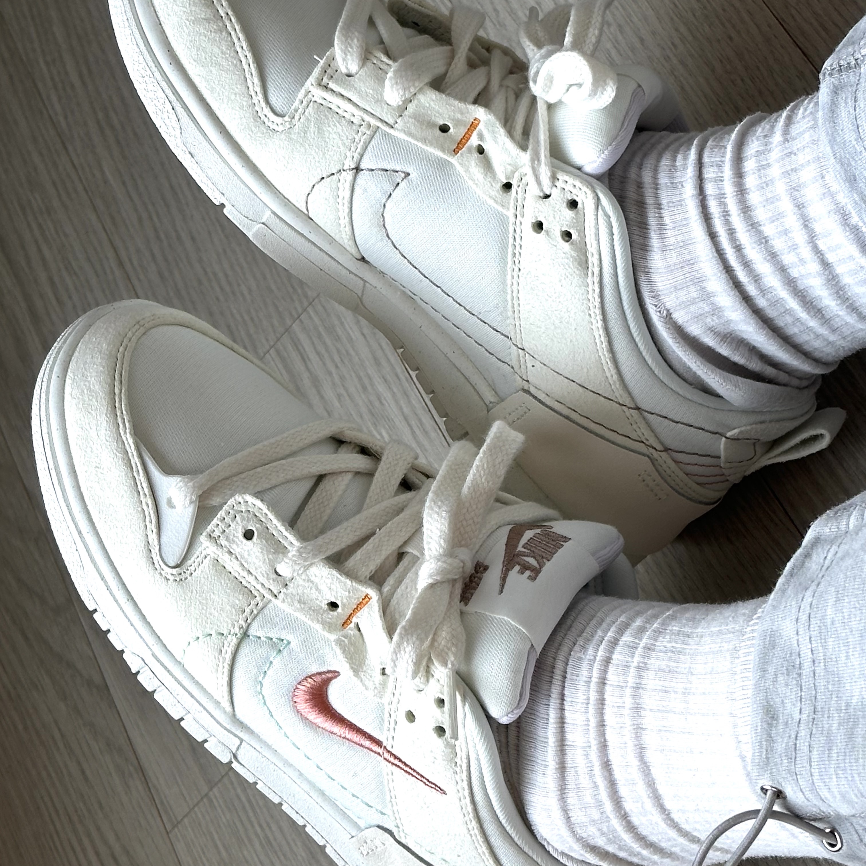 (W) Nike Dunk Low Disrupt 2 Pale Ivory Sail 착용 스타일