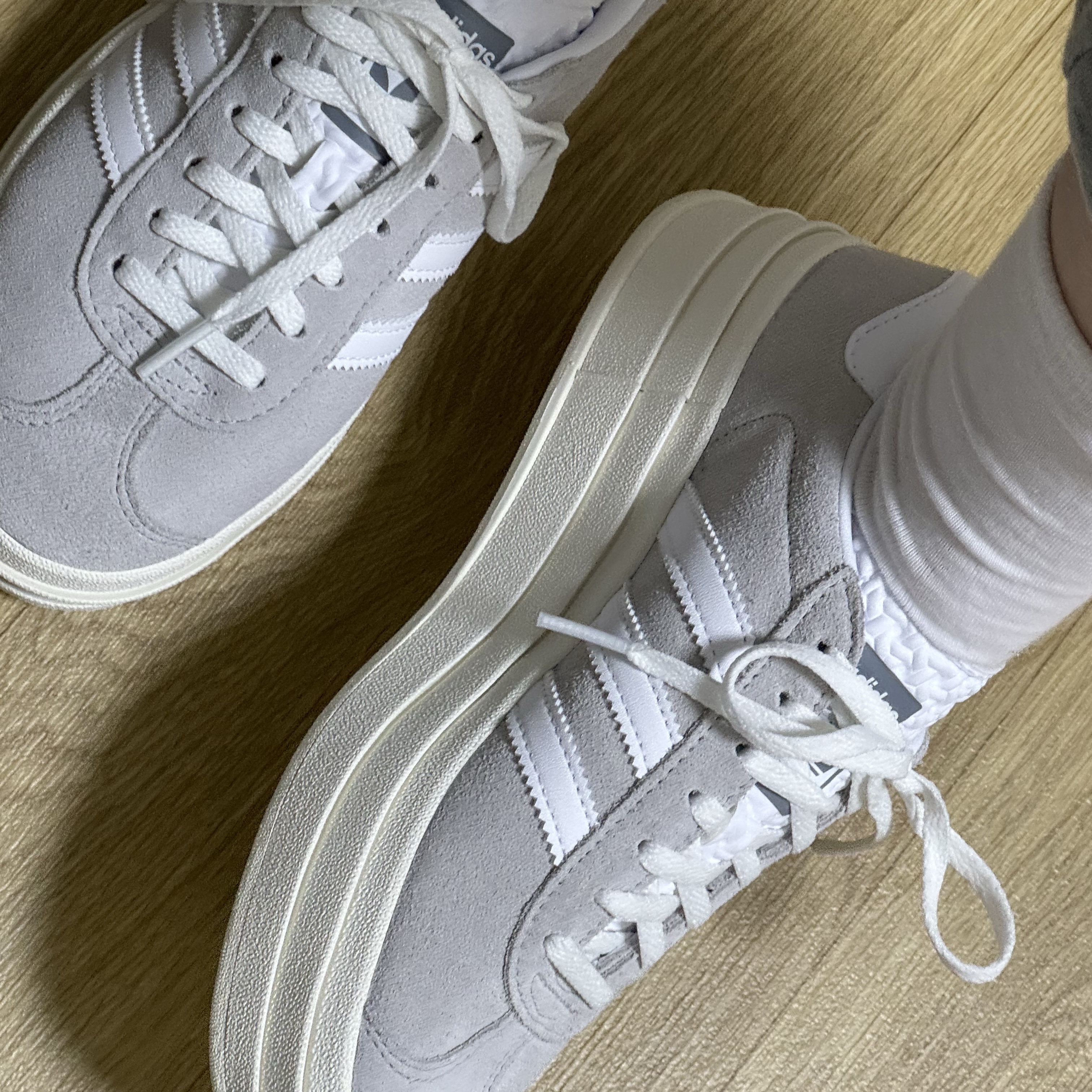 (W) Adidas Gazelle Bold Grey Cloud White 착용 스타일 - 1