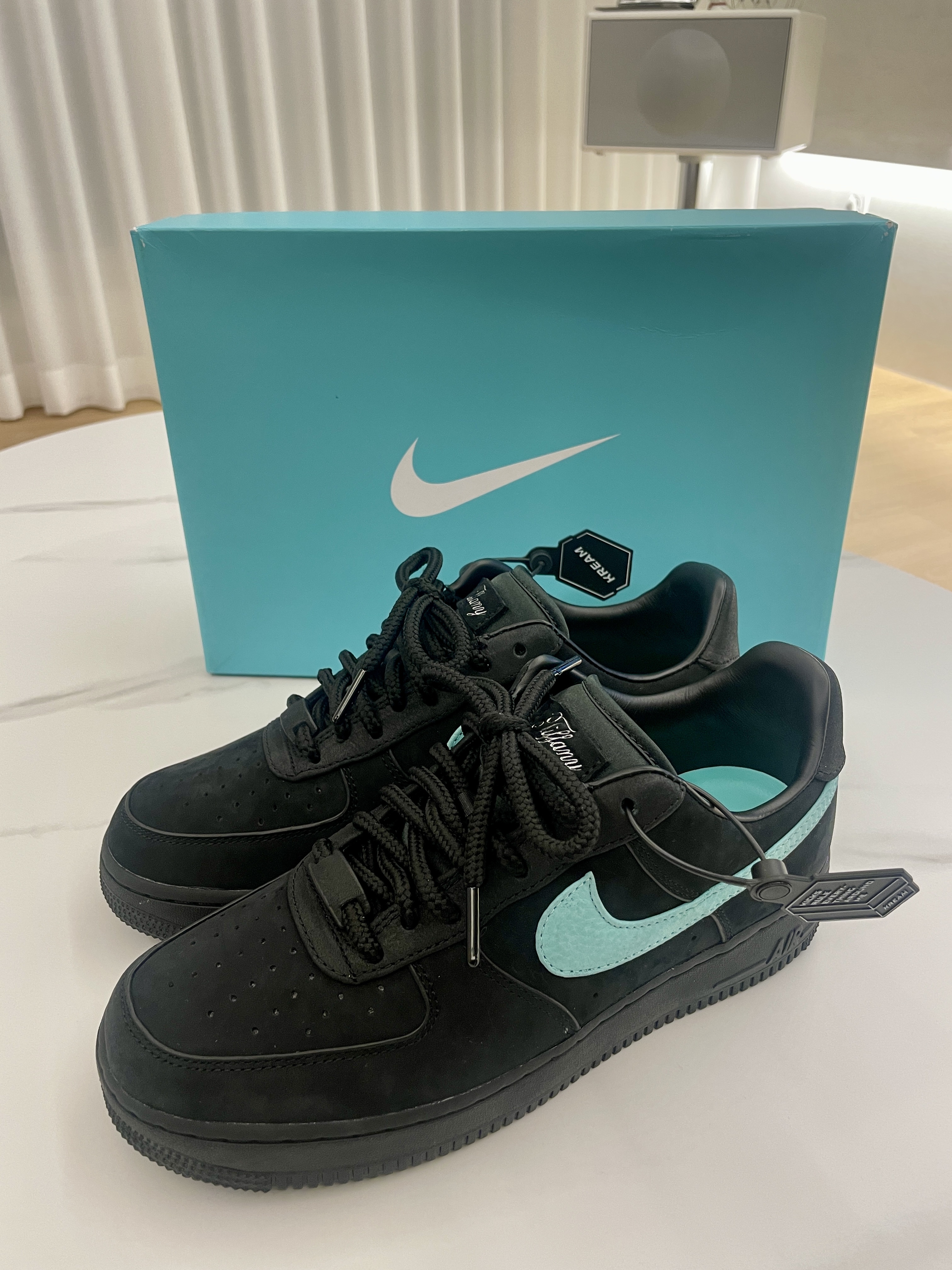 Nike x Tiffany & Co. Air Force 1 Low SP 1837 착용 스타일