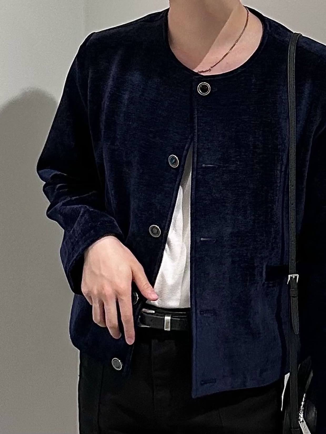 Jacquemus La Chaine Signature Logo Chain Necklace Silver 착용 스타일 - 3
