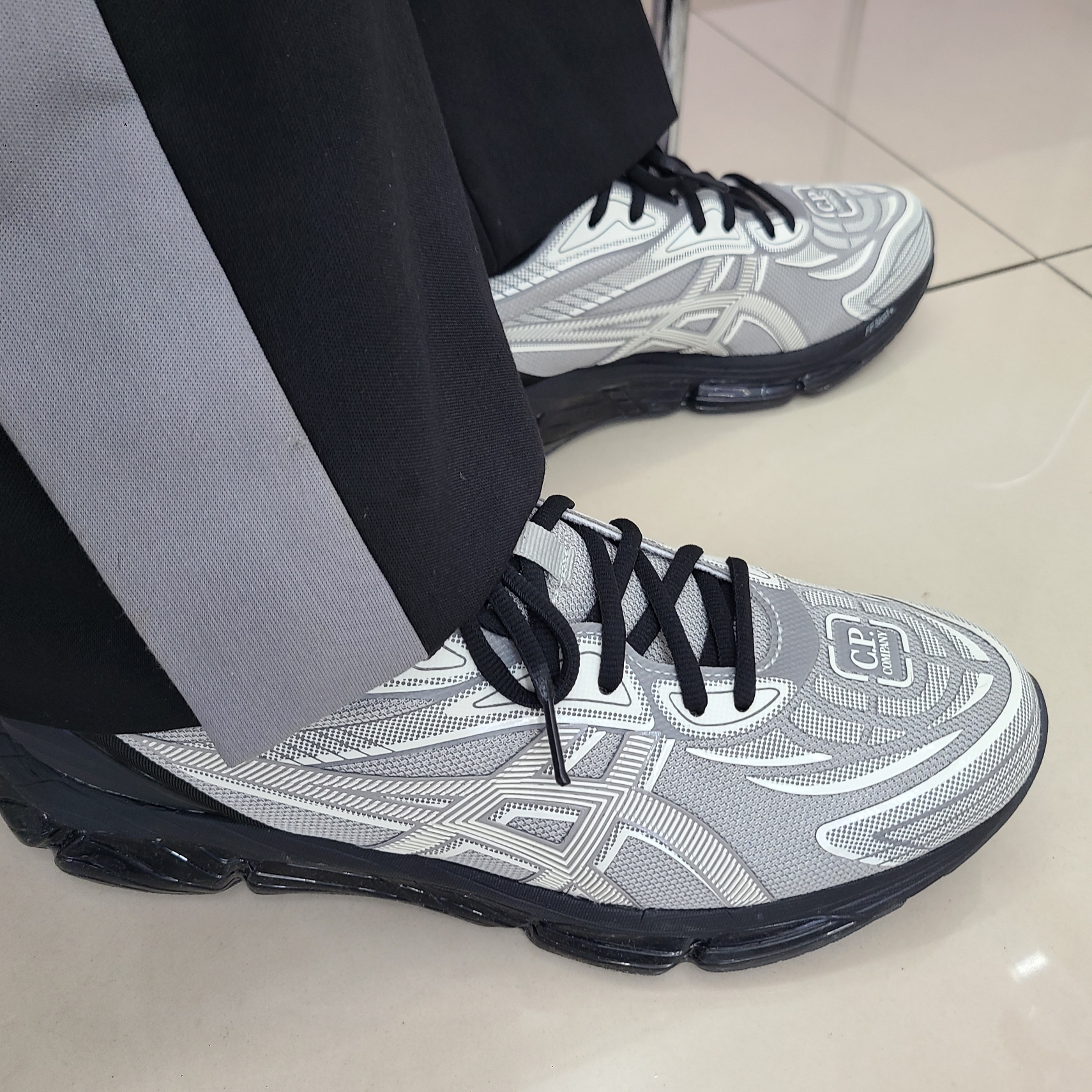 Asics x C.P. Company Gel-Quantum 360 VIII Cement Grey 착용 스타일