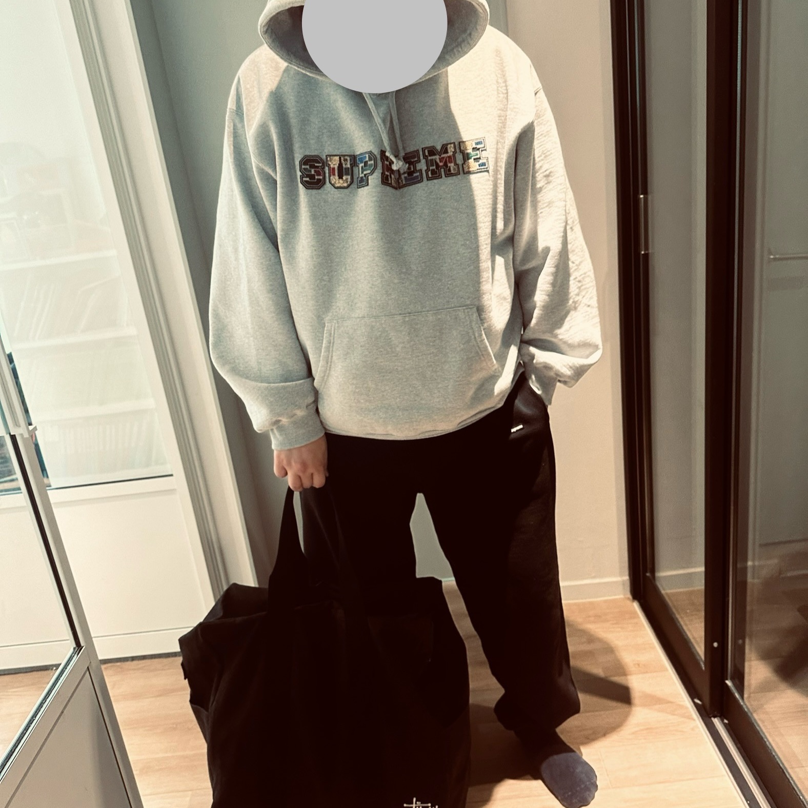 Supreme Collegiate Patchwork Leather Hooded Sweatshirt Heather Grey - 23FW, Supreme Small Box Sweatpants Black - 24SS 착용 스타일