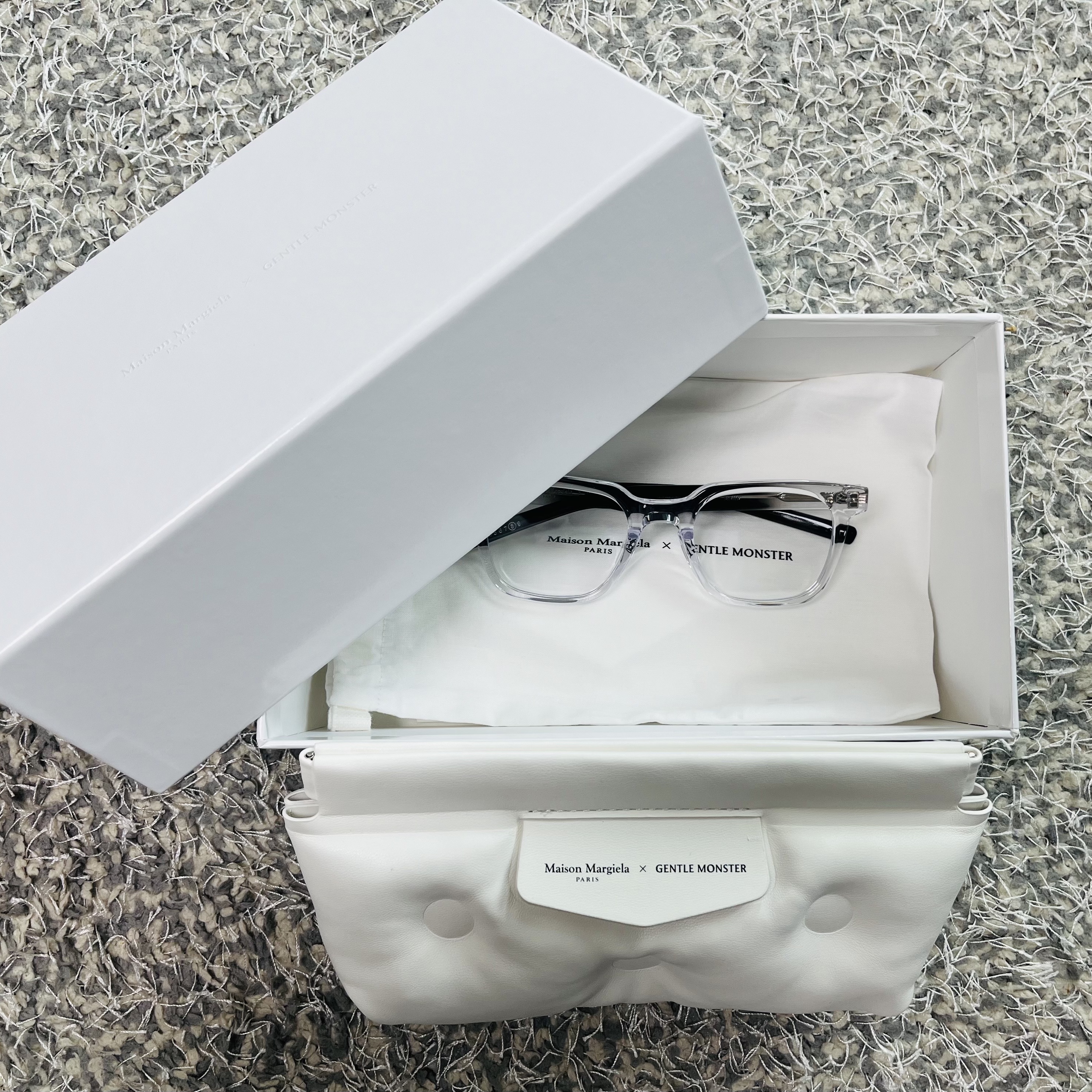 Gentle Monster x Maison Margiela MM117 Translucent Clear 착용 스타일