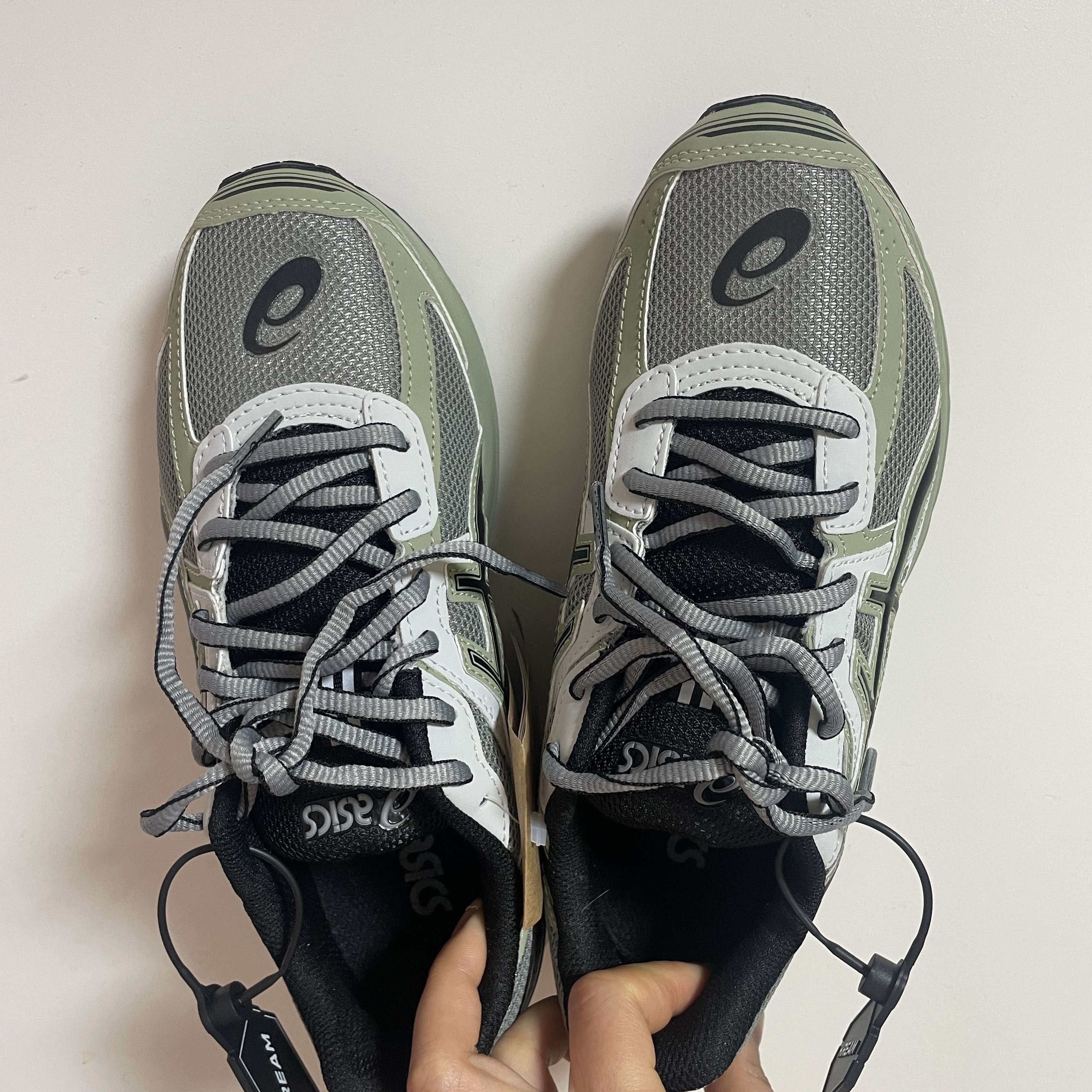 Asics Jog 100 S Sheet Rock - 2E Wide 착용 스타일