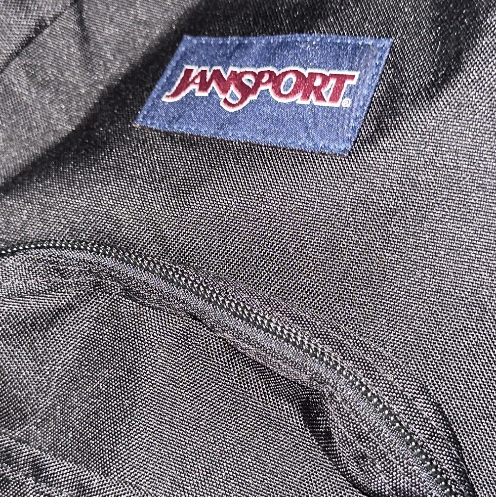 Jansport Half Pint Mini Backpack Black 착용 스타일