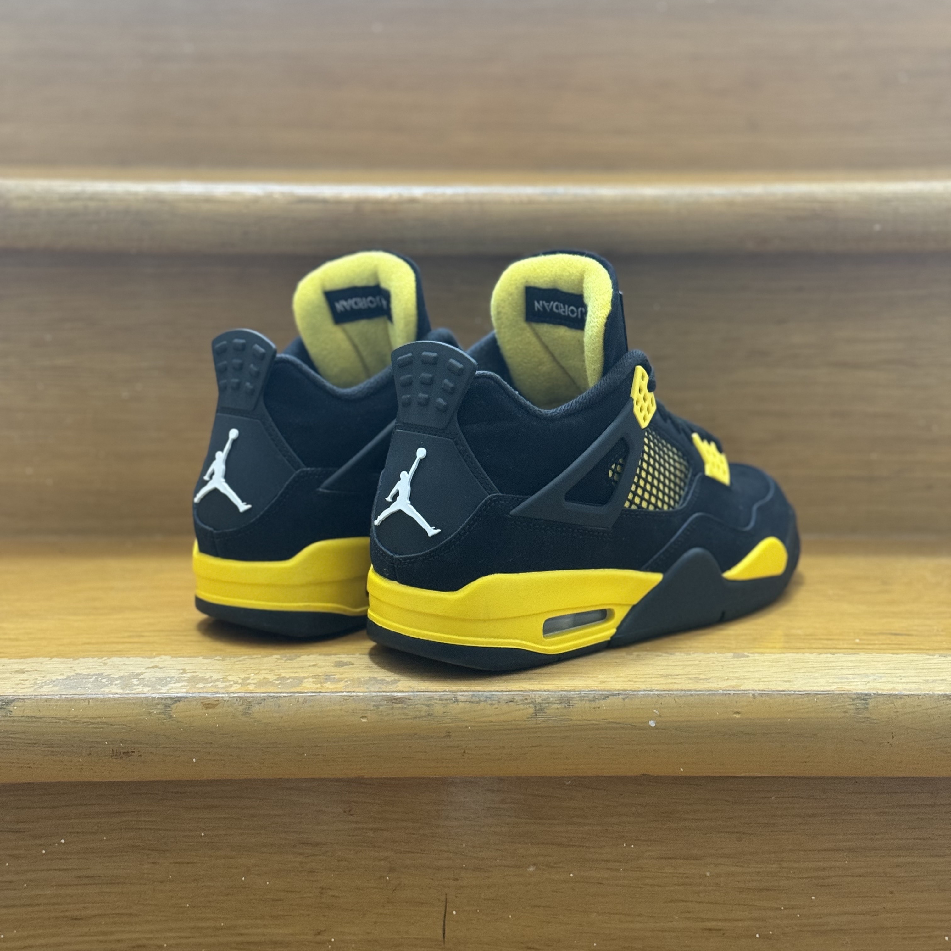 Jordan 4 Retro Thunder 2023 착용 스타일