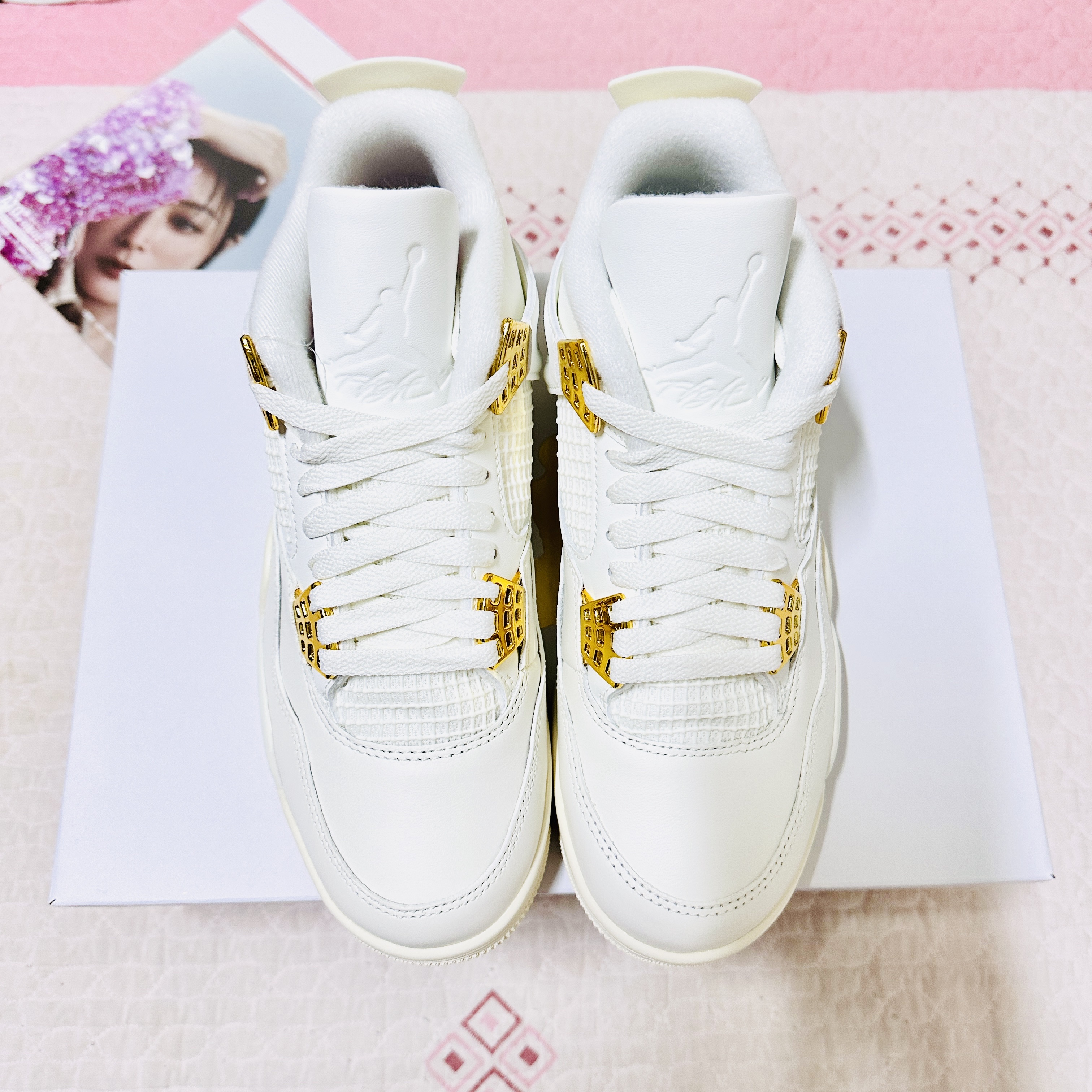 (W) Jordan 4 Retro Metallic Gold 착용 스타일 - 1