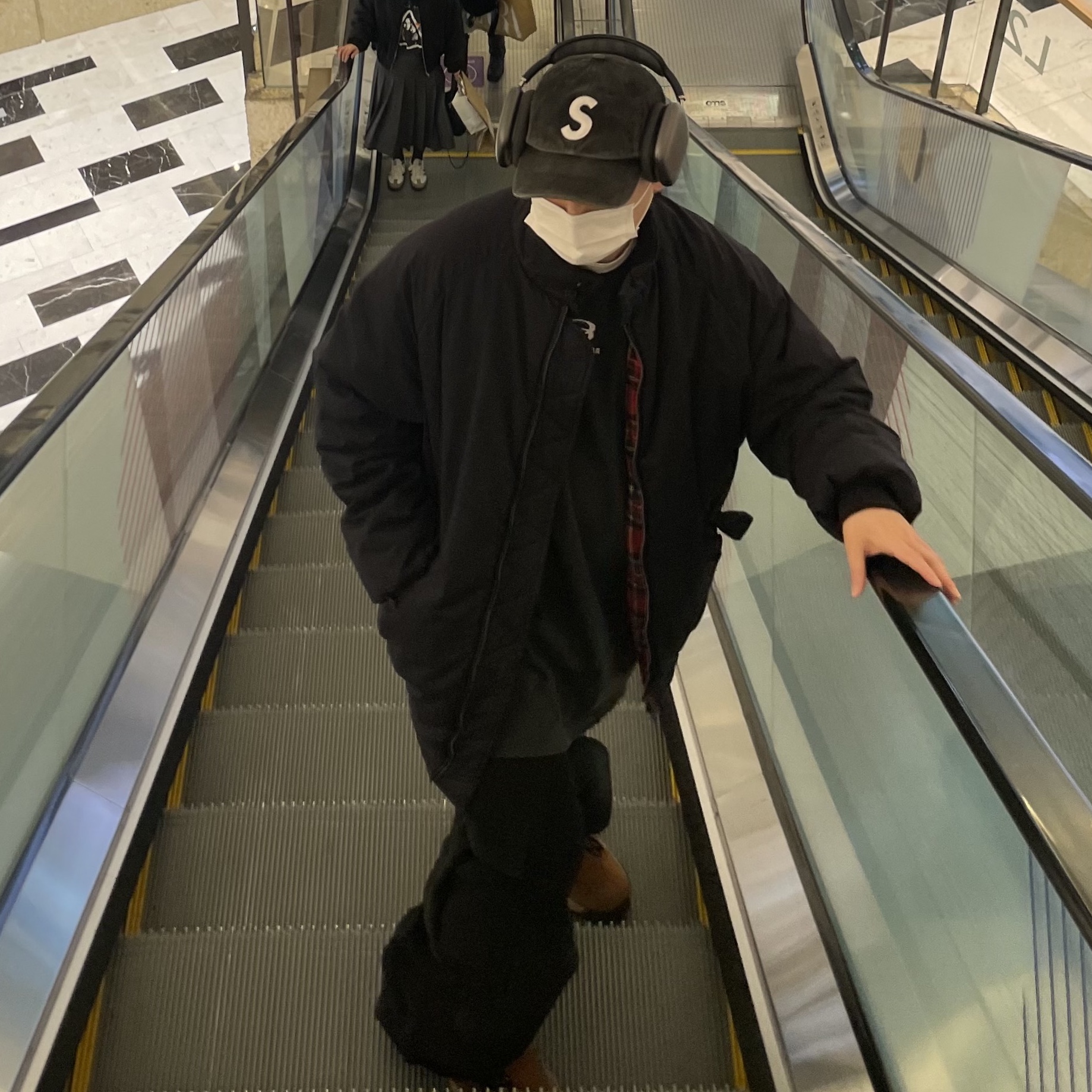 Supreme Pigment Canvas S Logo 6-Panel Black - 23SS, Apple AirPods Max Lightning Space Gray (Korean Ver.) 착용 스타일 - 2