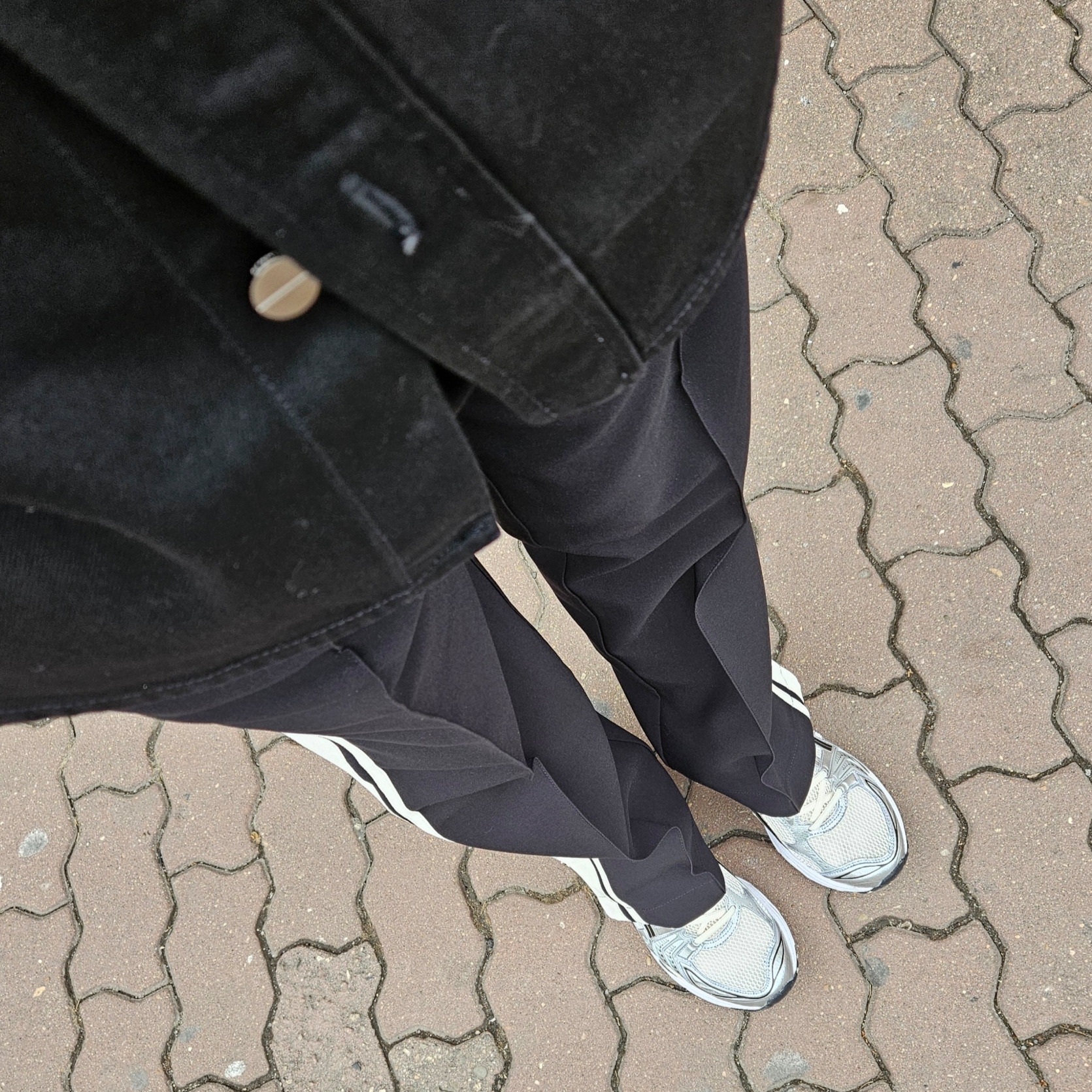 Asics Gel-Kayano 14 Cream Black 착용 스타일
