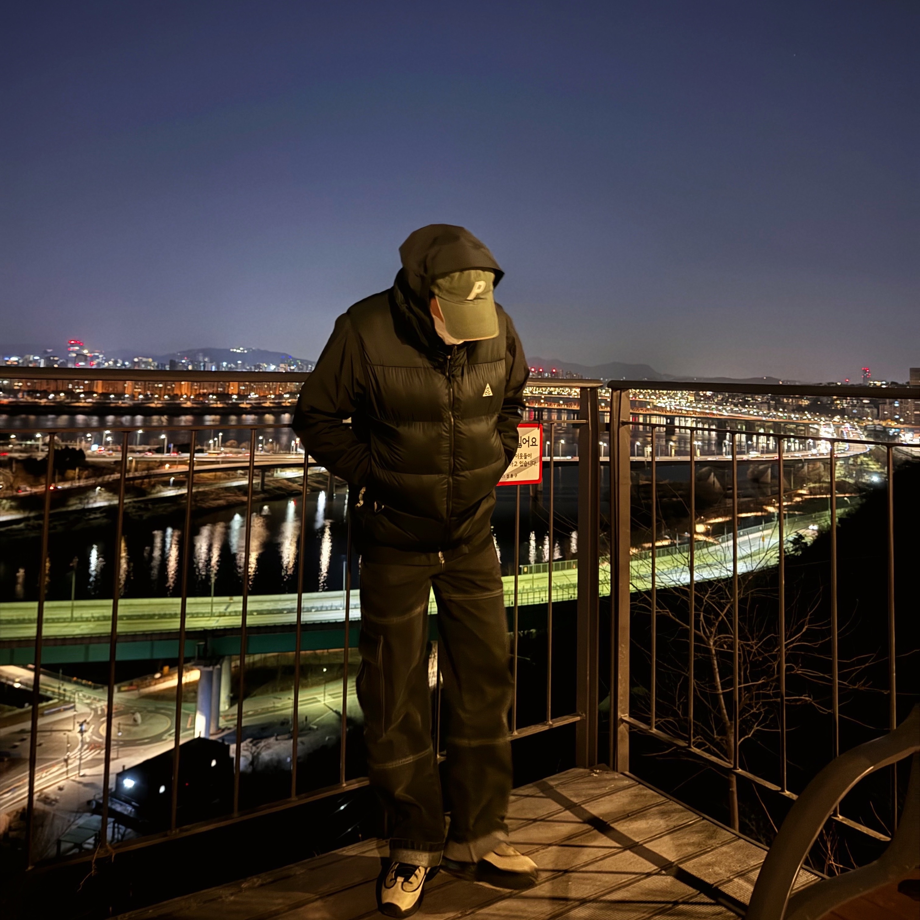 Palace P 6-Panel Cap The Deep Green - 24SS, Nike ACG Therma-Fit ADV Lunar Lake Puffer Vest Black - US/EU 착용 스타일 - 3
