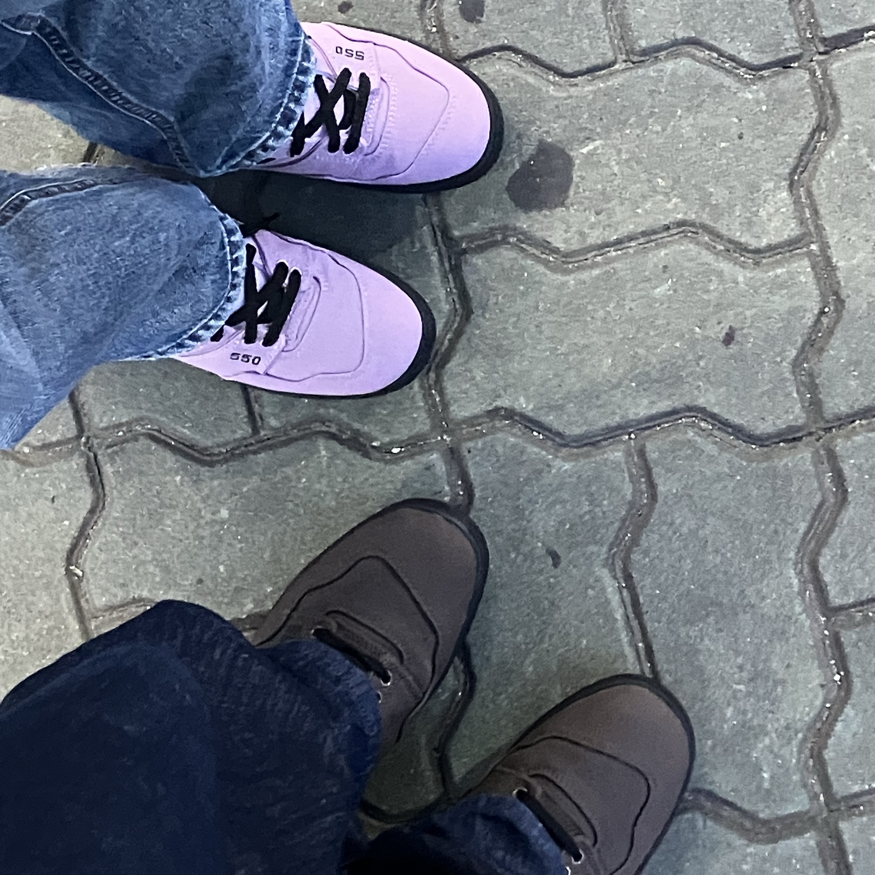 New Balance x Thisisneverthat 550 Brown Black, New Balance x Thisisneverthat 550 Lavender Black 착용 스타일