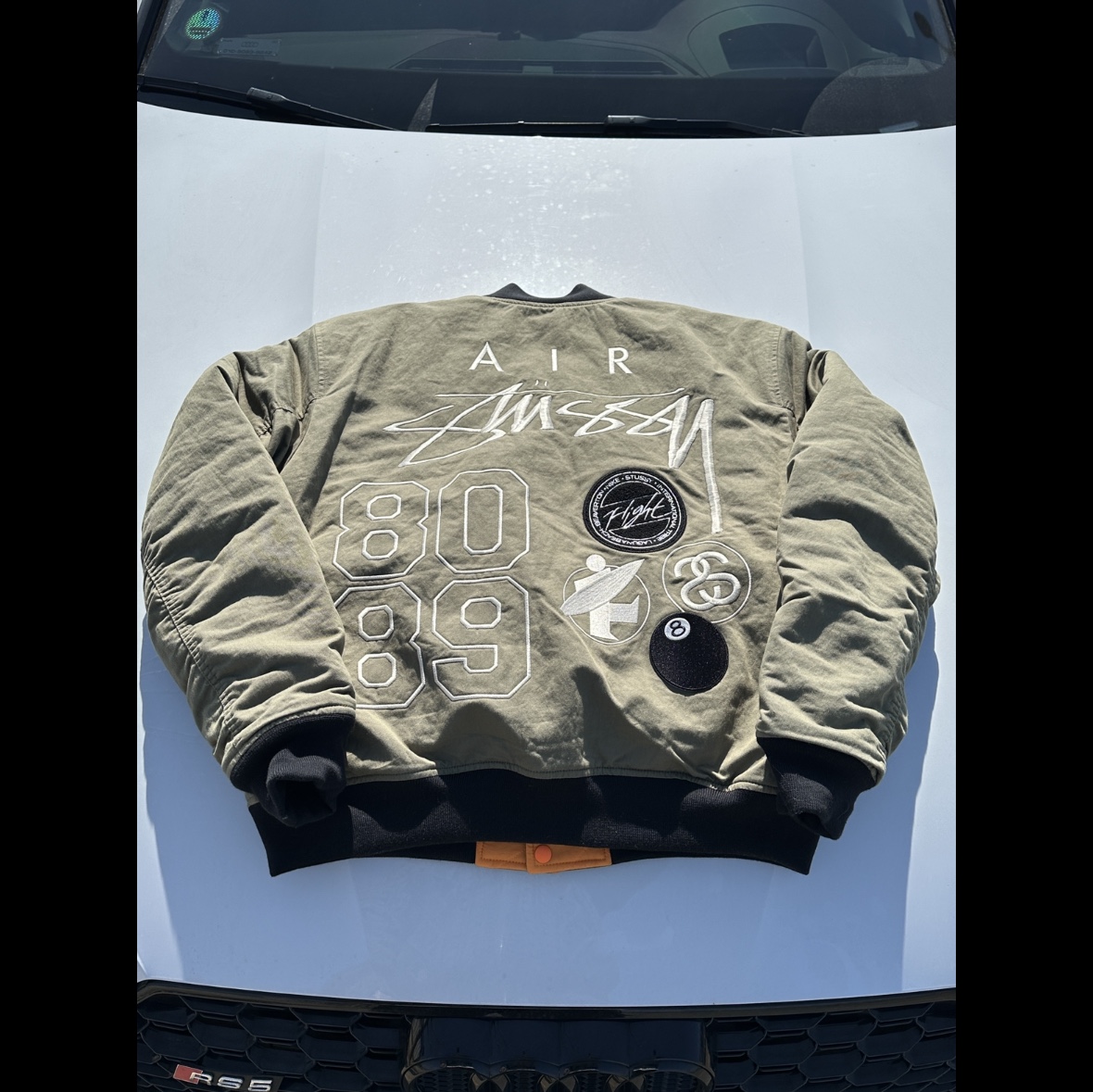 Nike x Stussy Reversible Jacket Medium Olive (FJ9153-222) 착용 스타일