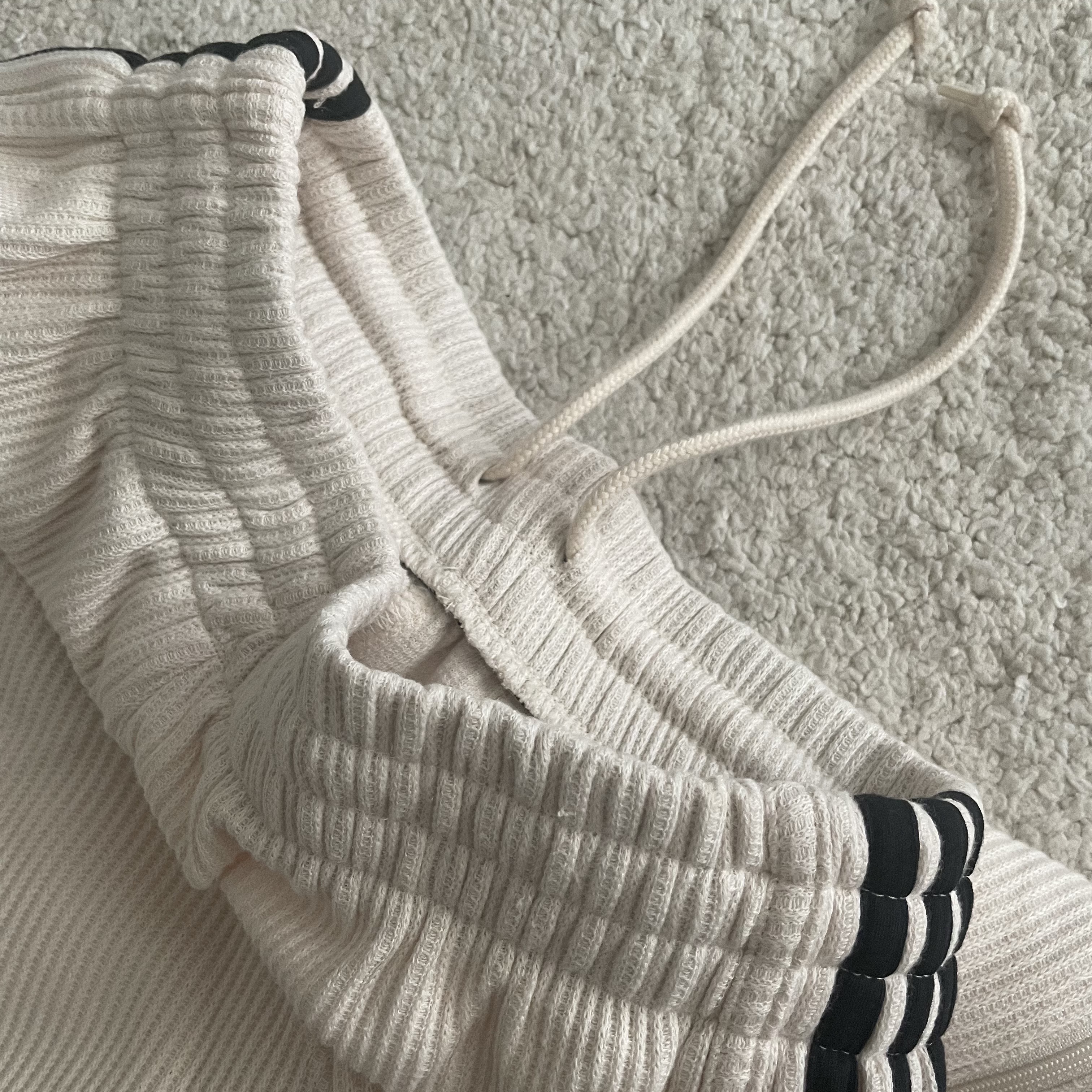 Adidas Adicolor Classics Waffle Shorts Wonder White - KR Sizing, Adidas Adicolor Classic Waffle Beckenbauer Track Jacket Wonder White - KR Sizing 착용 스타일 - 2