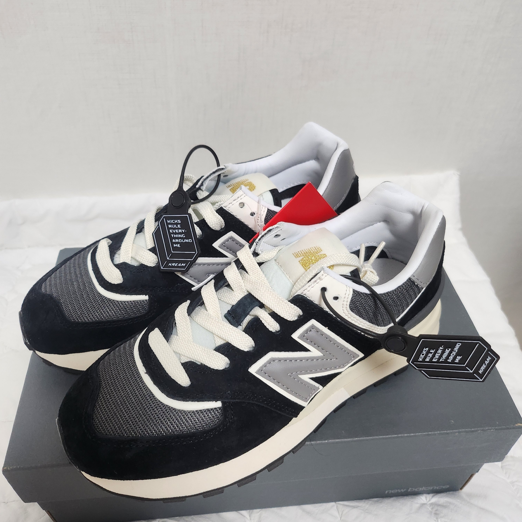 New Balance 574 Legacy Black 착용 스타일 - 2
