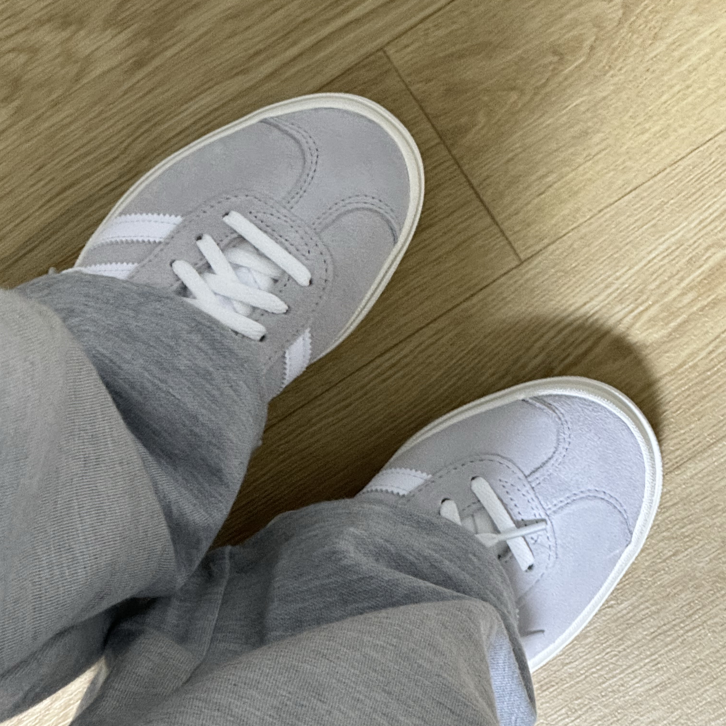 (W) Adidas Gazelle Bold Grey Cloud White 착용 스타일 - 3